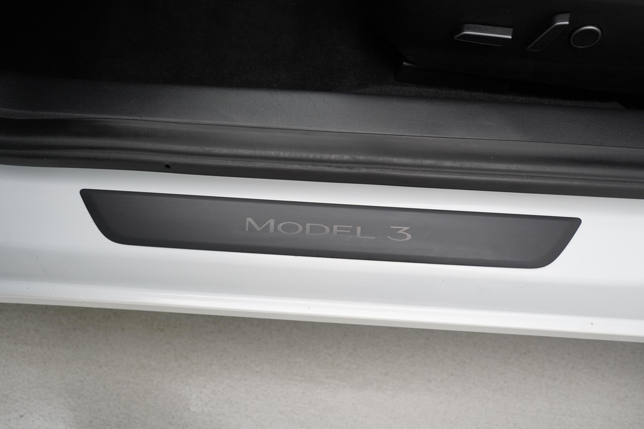 Tesla Model 3 Standard Range Plus Saloon 4dr Electric Auto RWD (241 bhp)