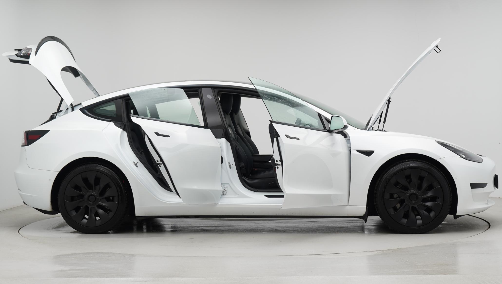 Tesla Model 3 Standard Range Plus Saloon 4dr Electric Auto RWD (241 bhp)
