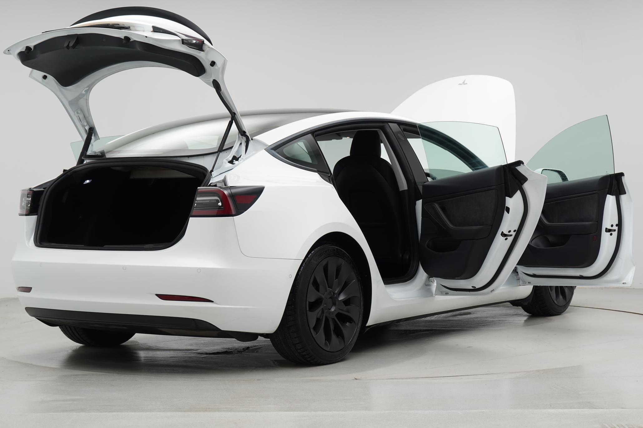 Tesla Model 3 Standard Range Plus Saloon 4dr Electric Auto RWD (241 bhp)