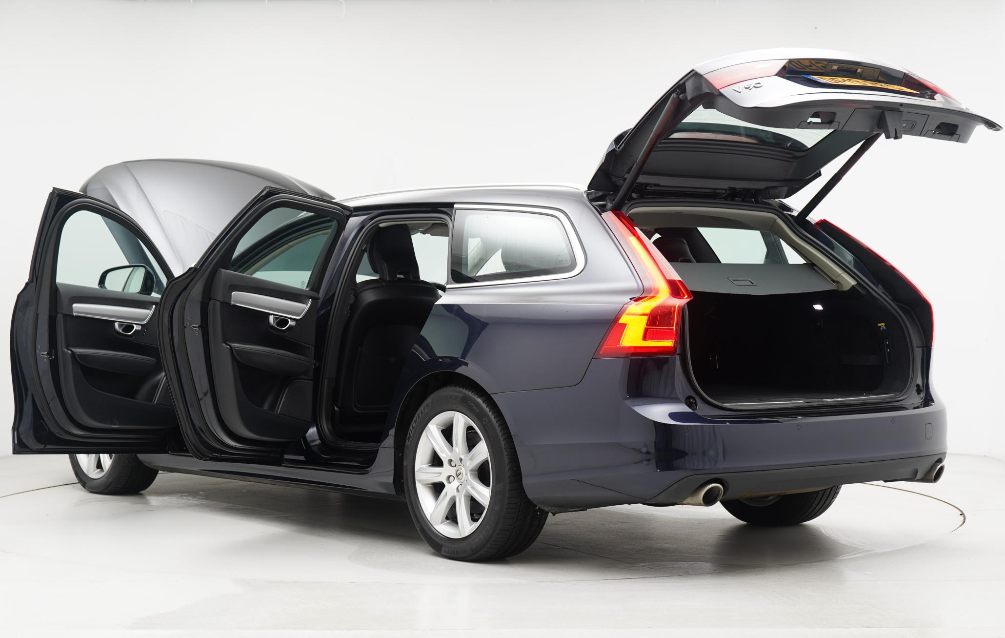 Volvo V90 2.0 D4 Momentum Estate 5dr Diesel Auto Euro 6 (s/s) (190 ps)