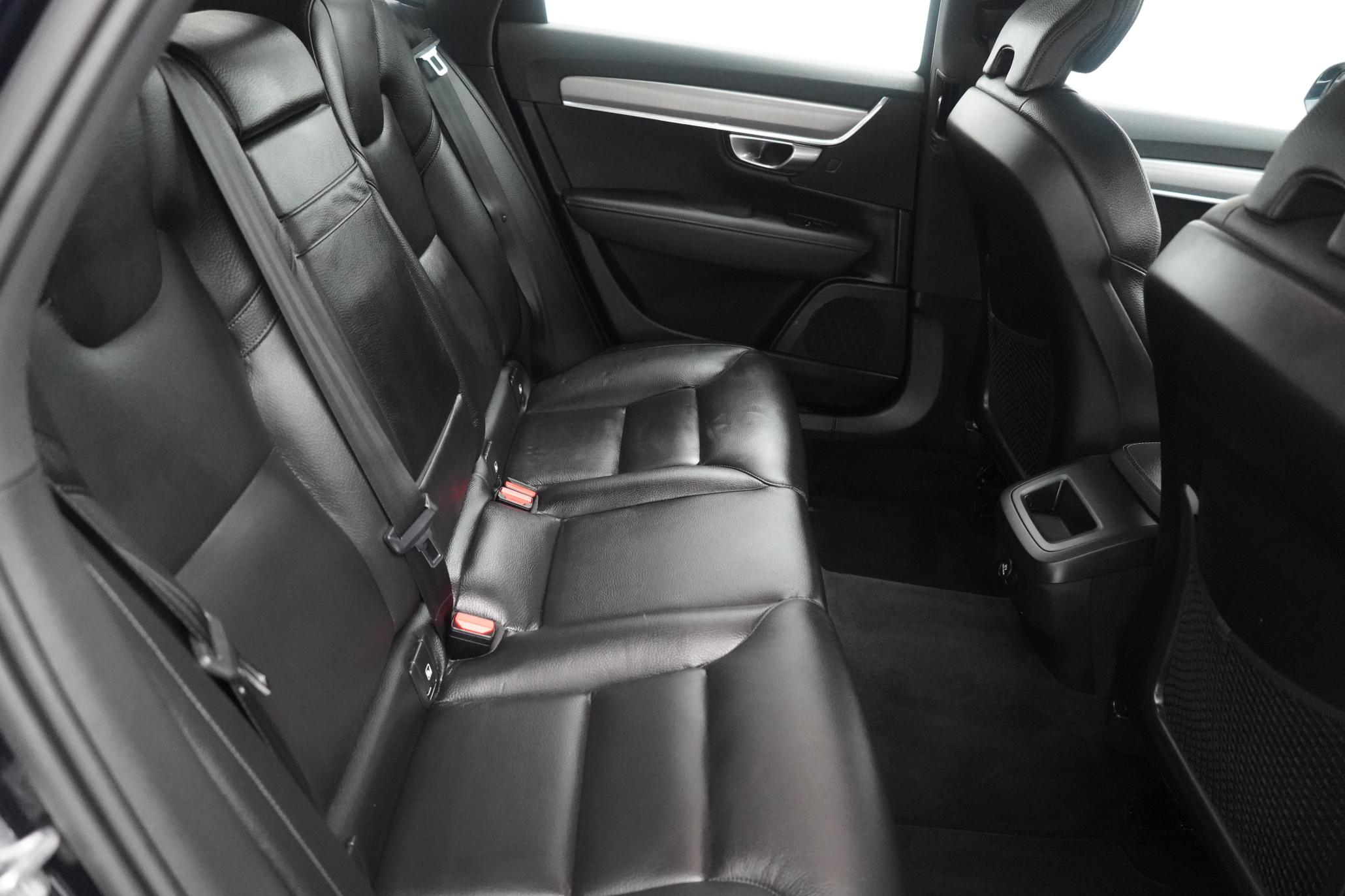 Volvo V90 2.0 D4 Momentum Estate 5dr Diesel Auto Euro 6 (s/s) (190 ps)