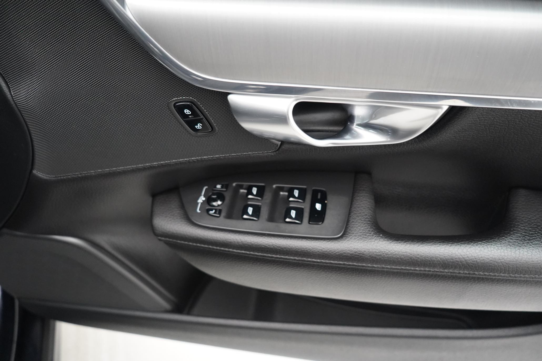 Volvo V90 2.0 D4 Momentum Estate 5dr Diesel Auto Euro 6 (s/s) (190 ps)