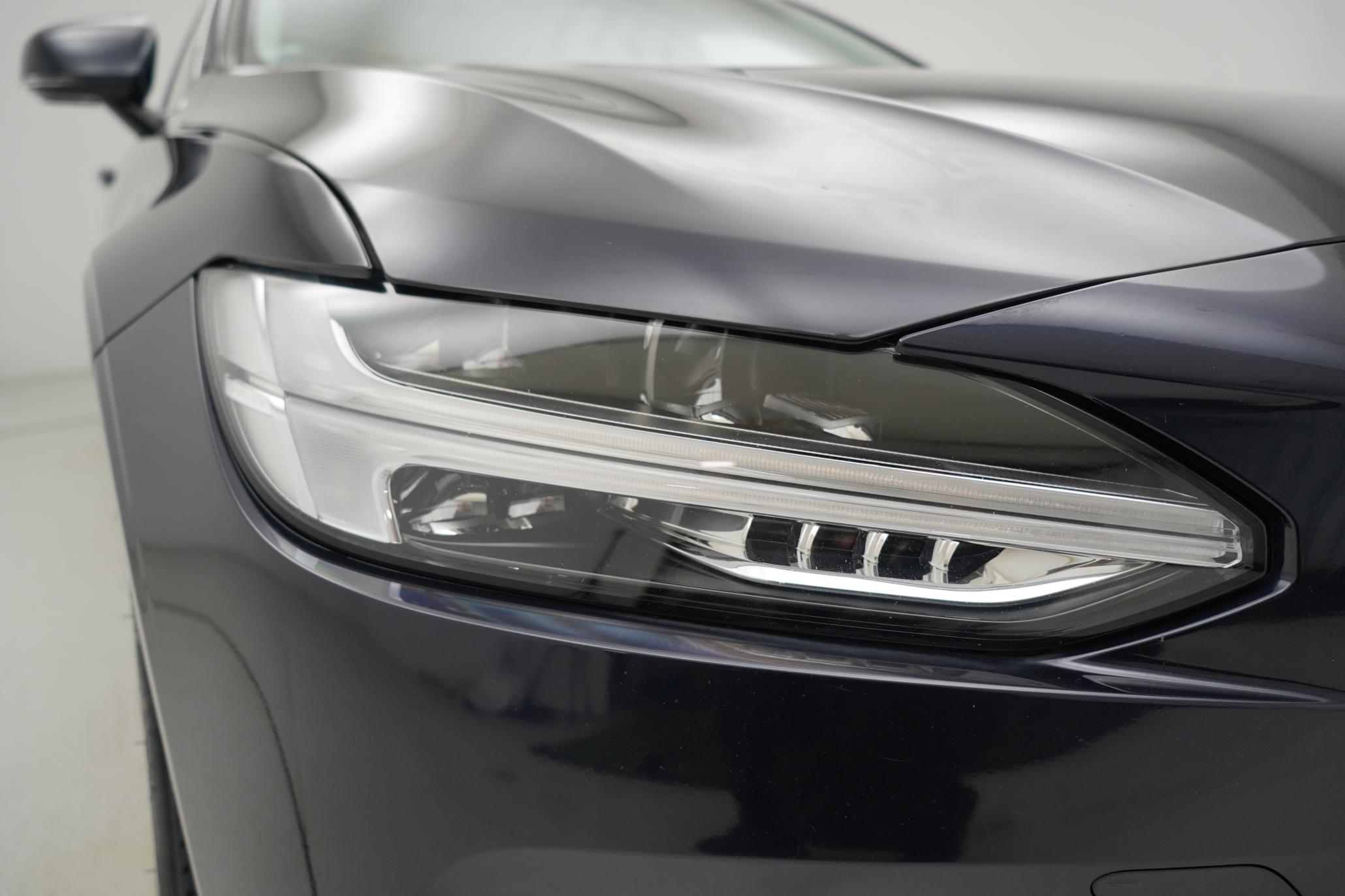 Volvo V90 2.0 D4 Momentum Estate 5dr Diesel Auto Euro 6 (s/s) (190 ps)