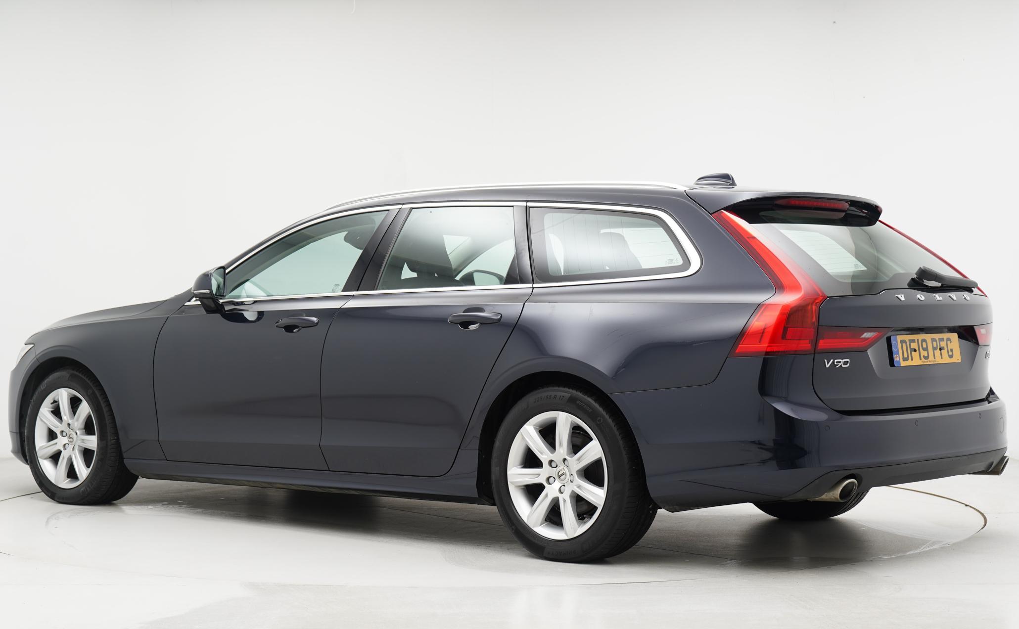 Volvo V90 2.0 D4 Momentum Estate 5dr Diesel Auto Euro 6 (s/s) (190 ps)