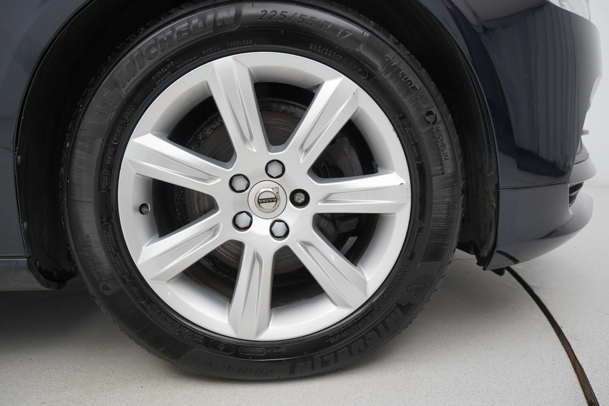 Volvo V90 2.0 D4 Momentum Estate 5dr Diesel Auto Euro 6 (s/s) (190 ps)