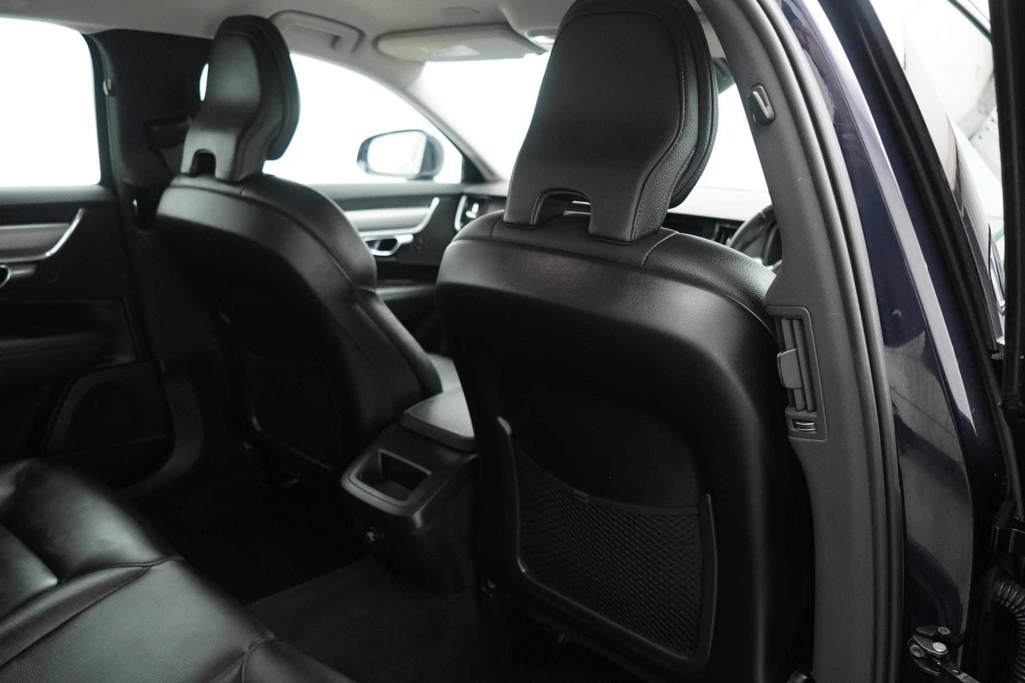 Volvo V90 2.0 D4 Momentum Estate 5dr Diesel Auto Euro 6 (s/s) (190 ps)