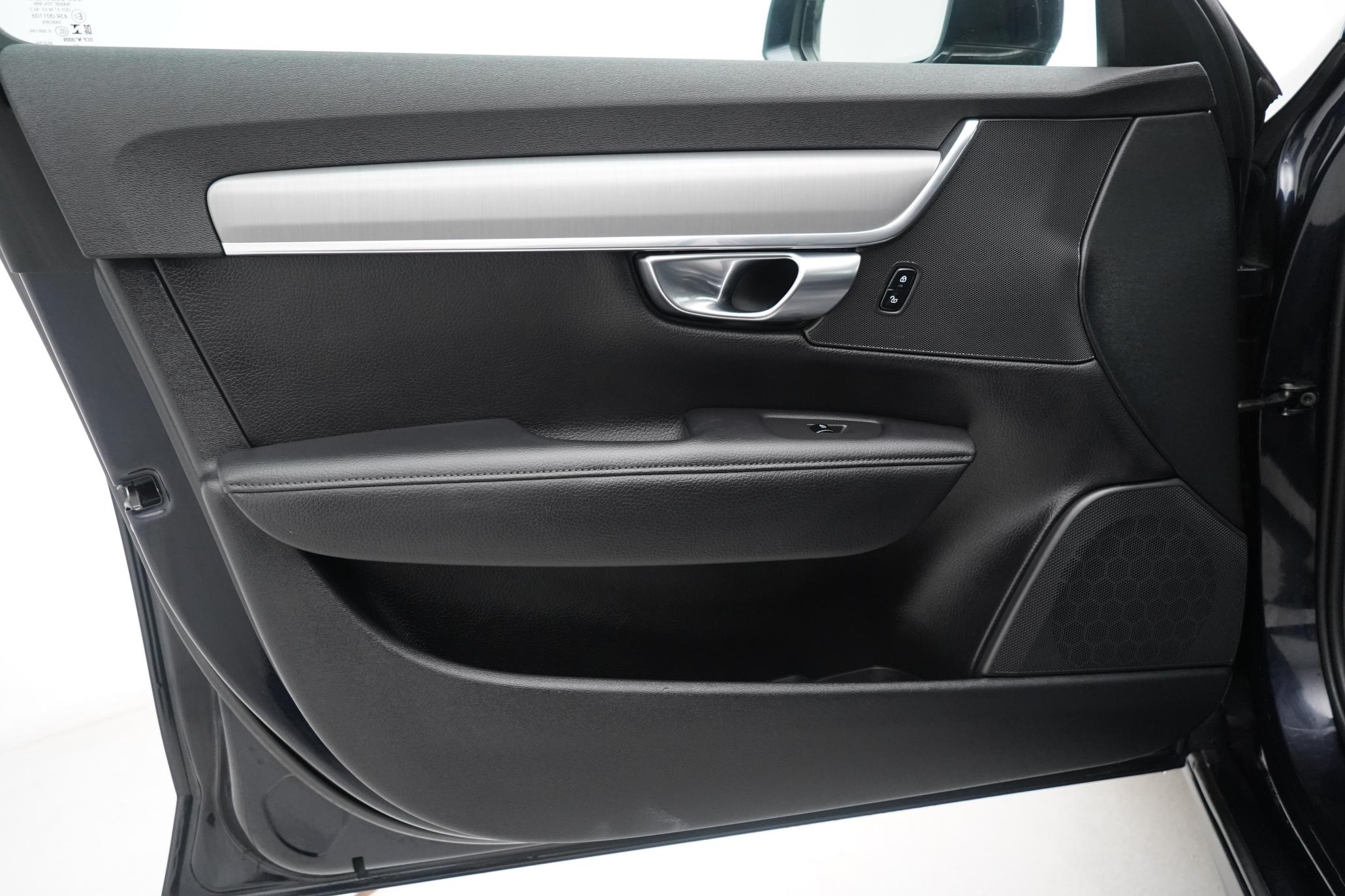 Volvo V90 2.0 D4 Momentum Estate 5dr Diesel Auto Euro 6 (s/s) (190 ps)