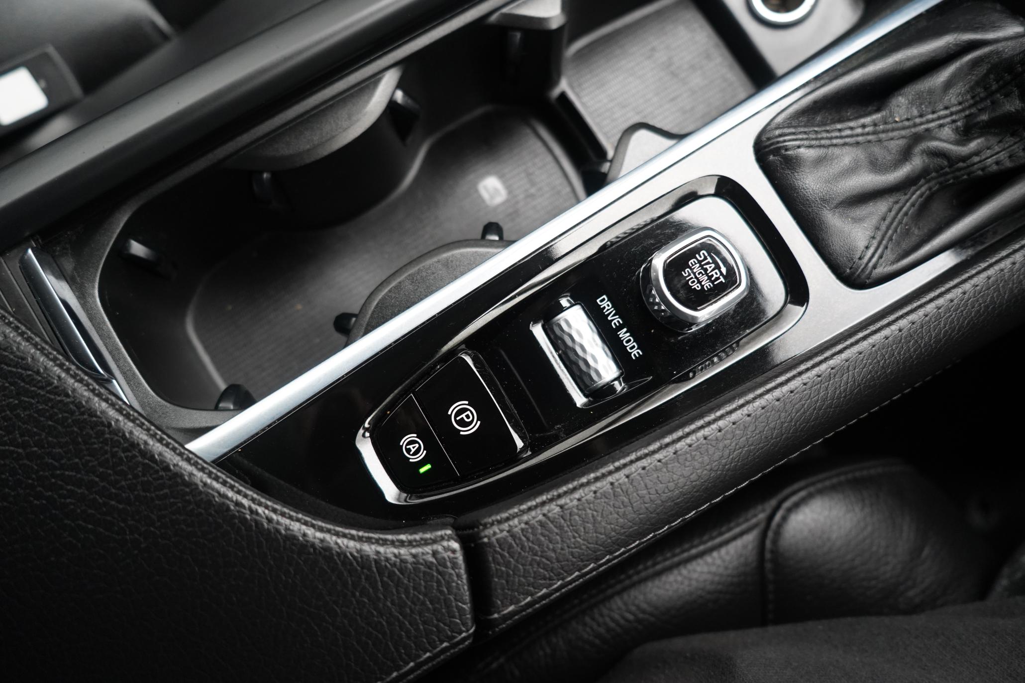 Volvo V90 2.0 D4 Momentum Estate 5dr Diesel Auto Euro 6 (s/s) (190 ps)