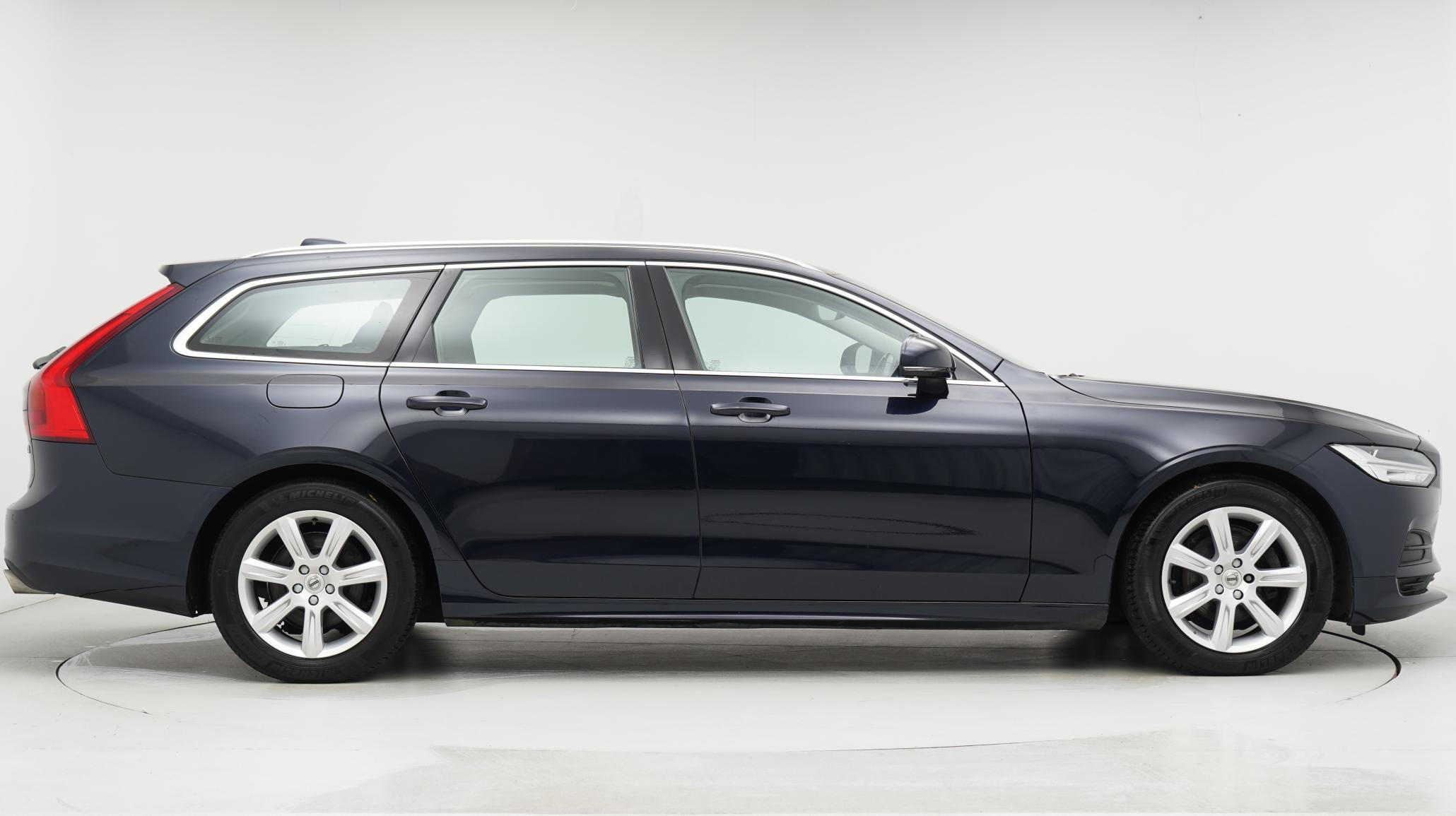 Volvo V90 2.0 D4 Momentum Estate 5dr Diesel Auto Euro 6 (s/s) (190 ps)