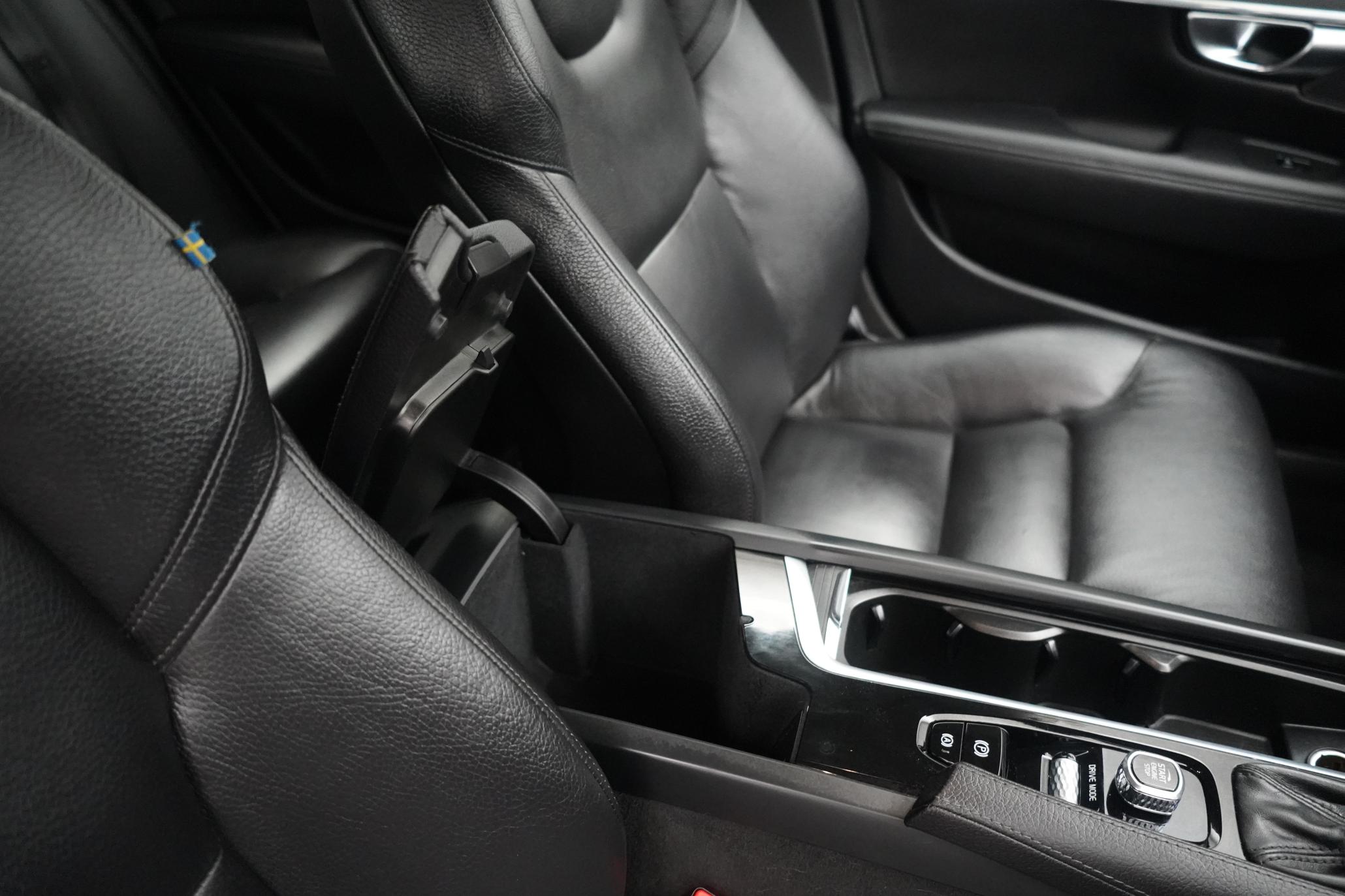 Volvo V90 2.0 D4 Momentum Estate 5dr Diesel Auto Euro 6 (s/s) (190 ps)