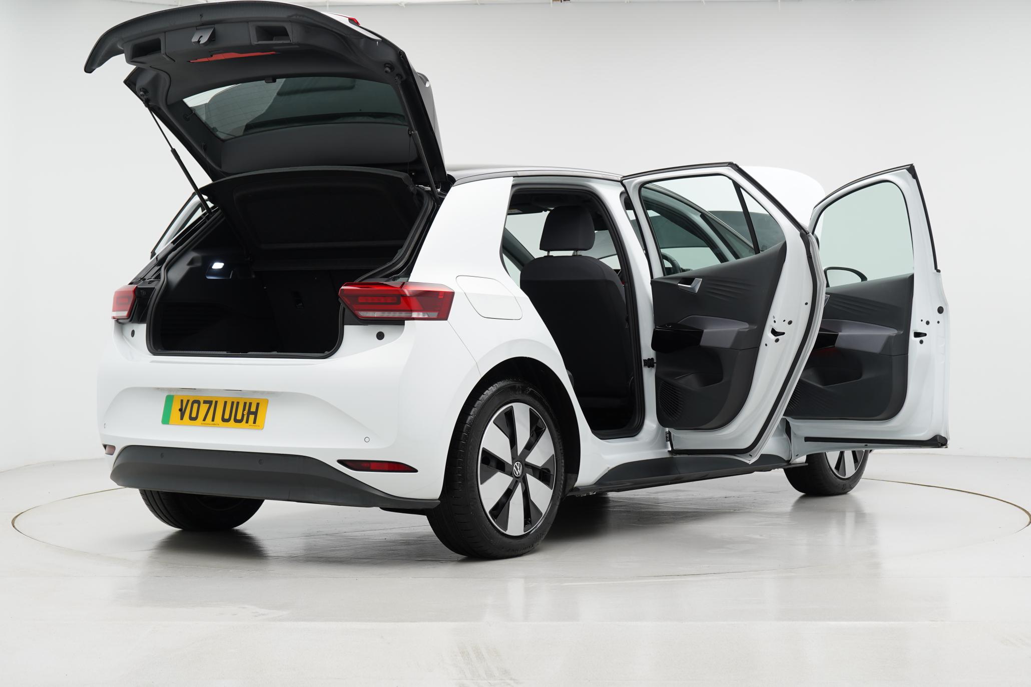 Volkswagen ID.3 Pro Performance 58kWh Life Hatchback 5dr Electric Auto (204 ps)