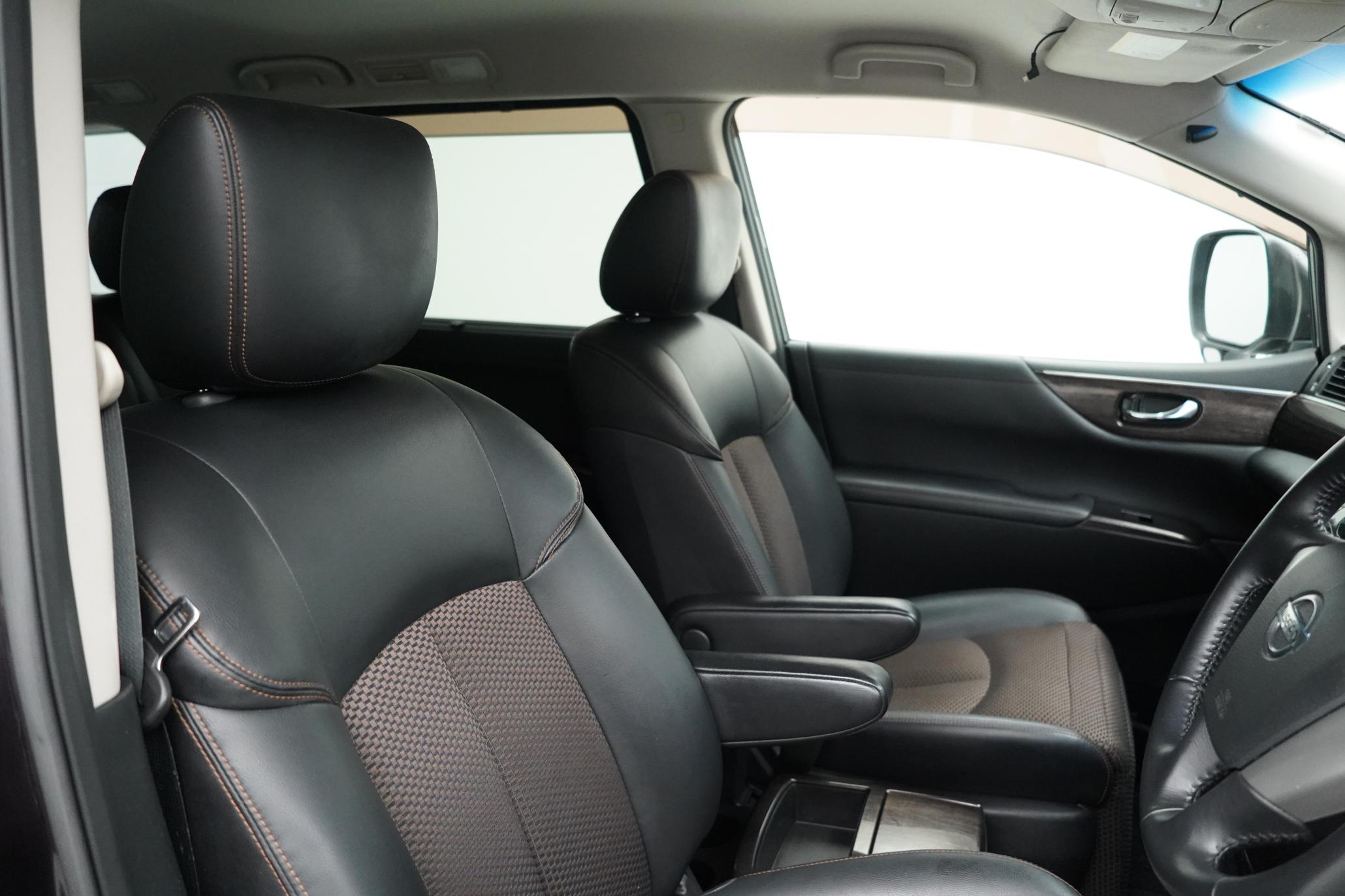 Nissan Elgrand HIGHWAY STAR