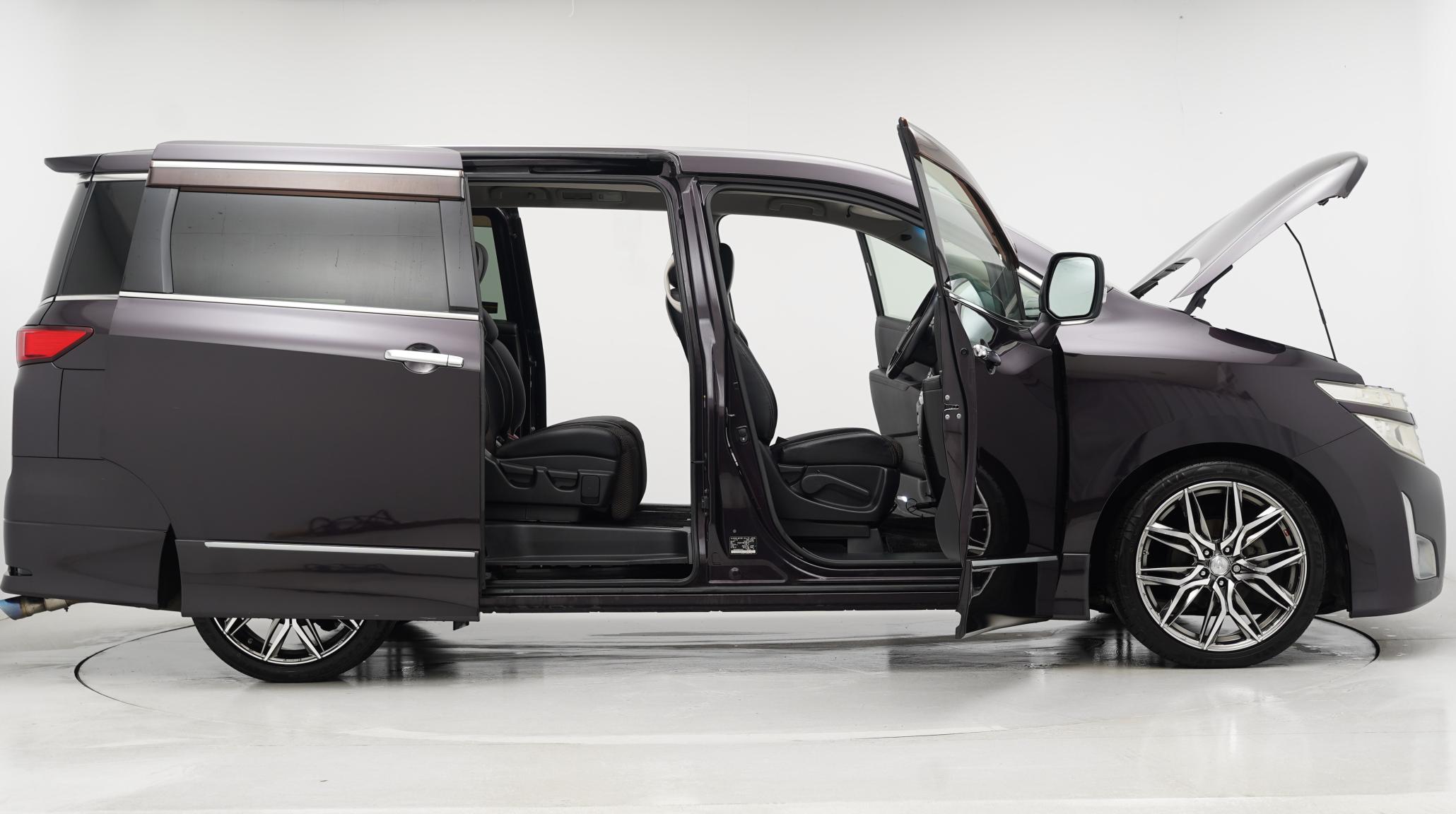 Nissan Elgrand HIGHWAY STAR