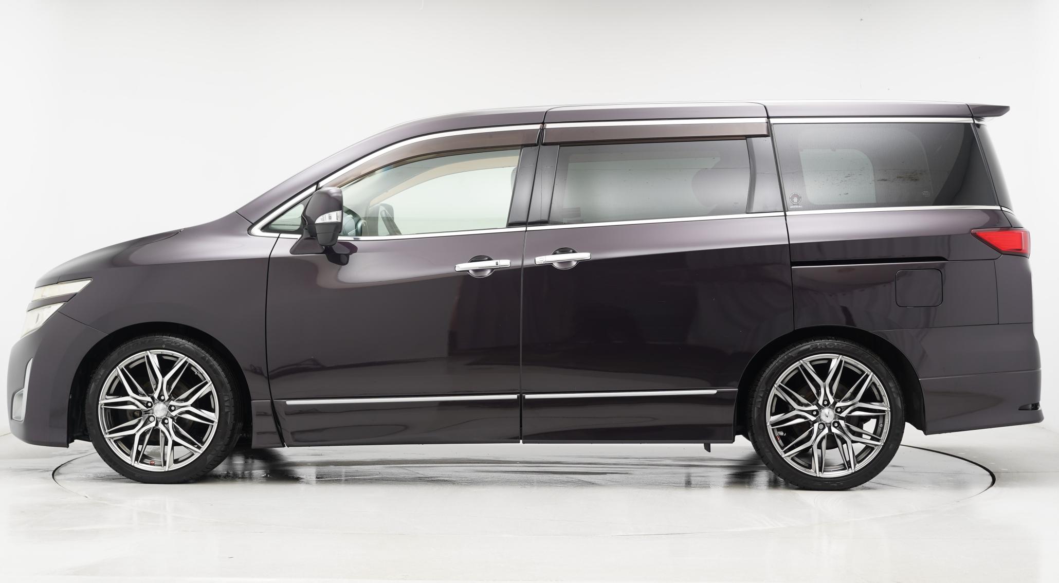 Nissan Elgrand HIGHWAY STAR