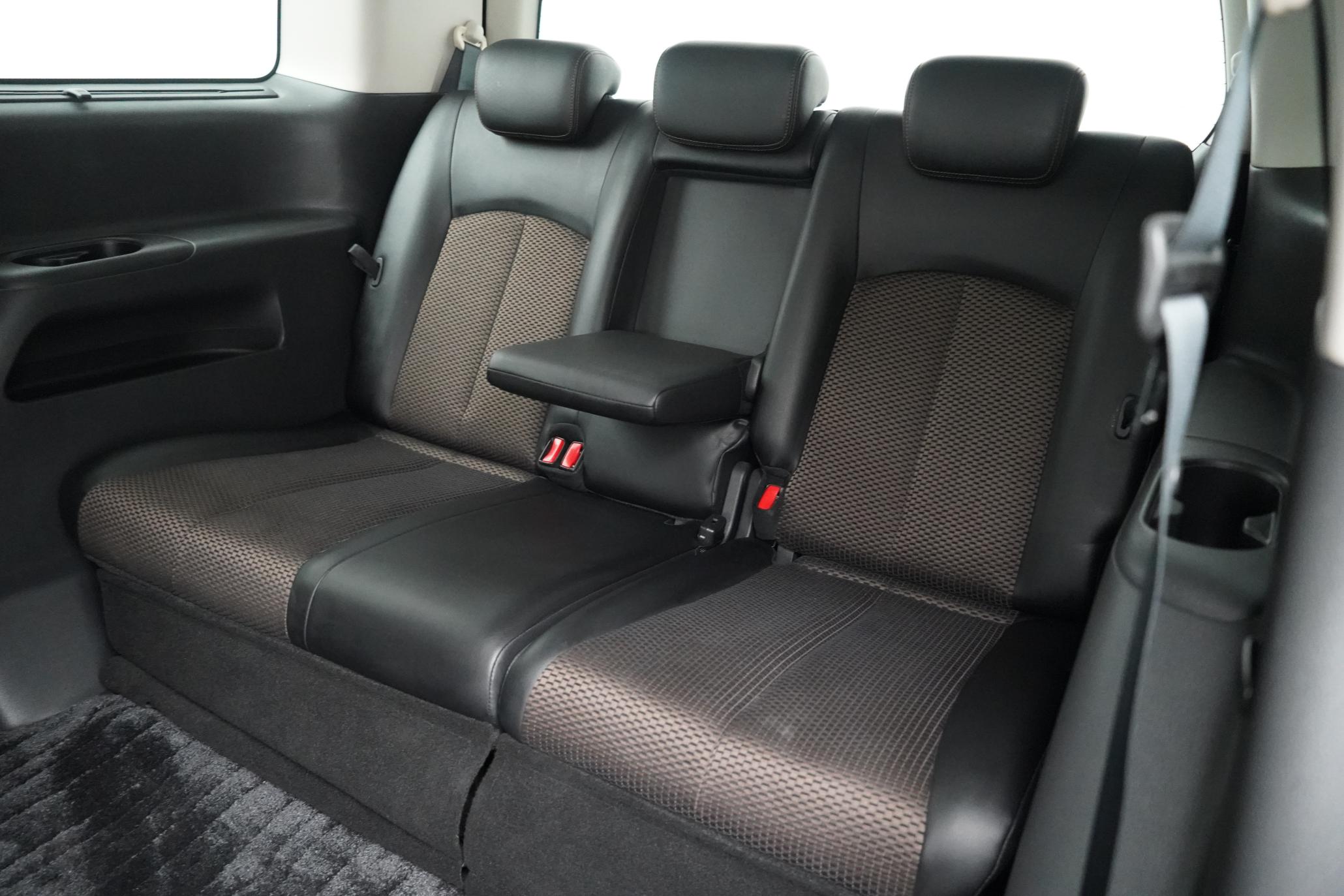 Nissan Elgrand HIGHWAY STAR