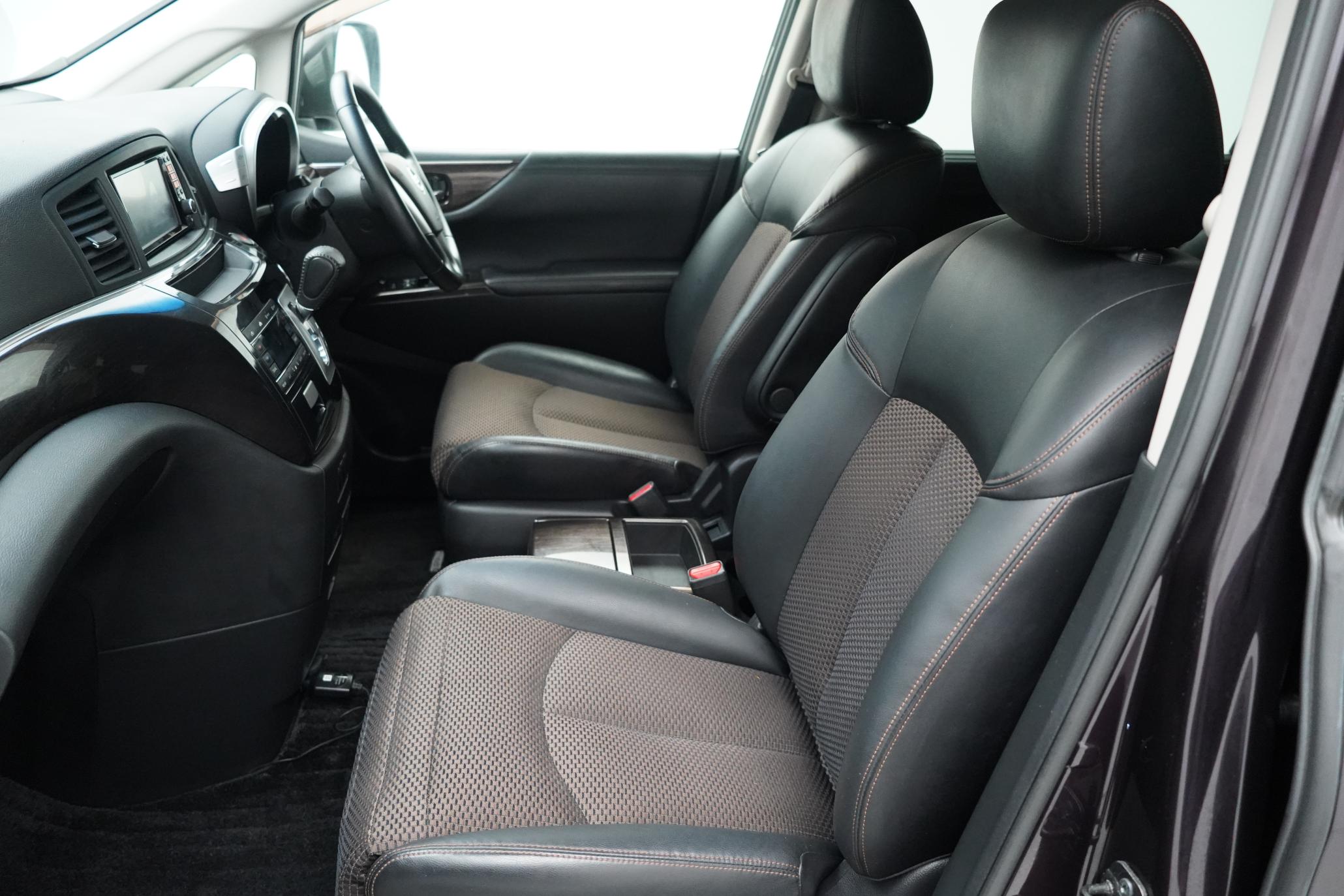 Nissan Elgrand HIGHWAY STAR