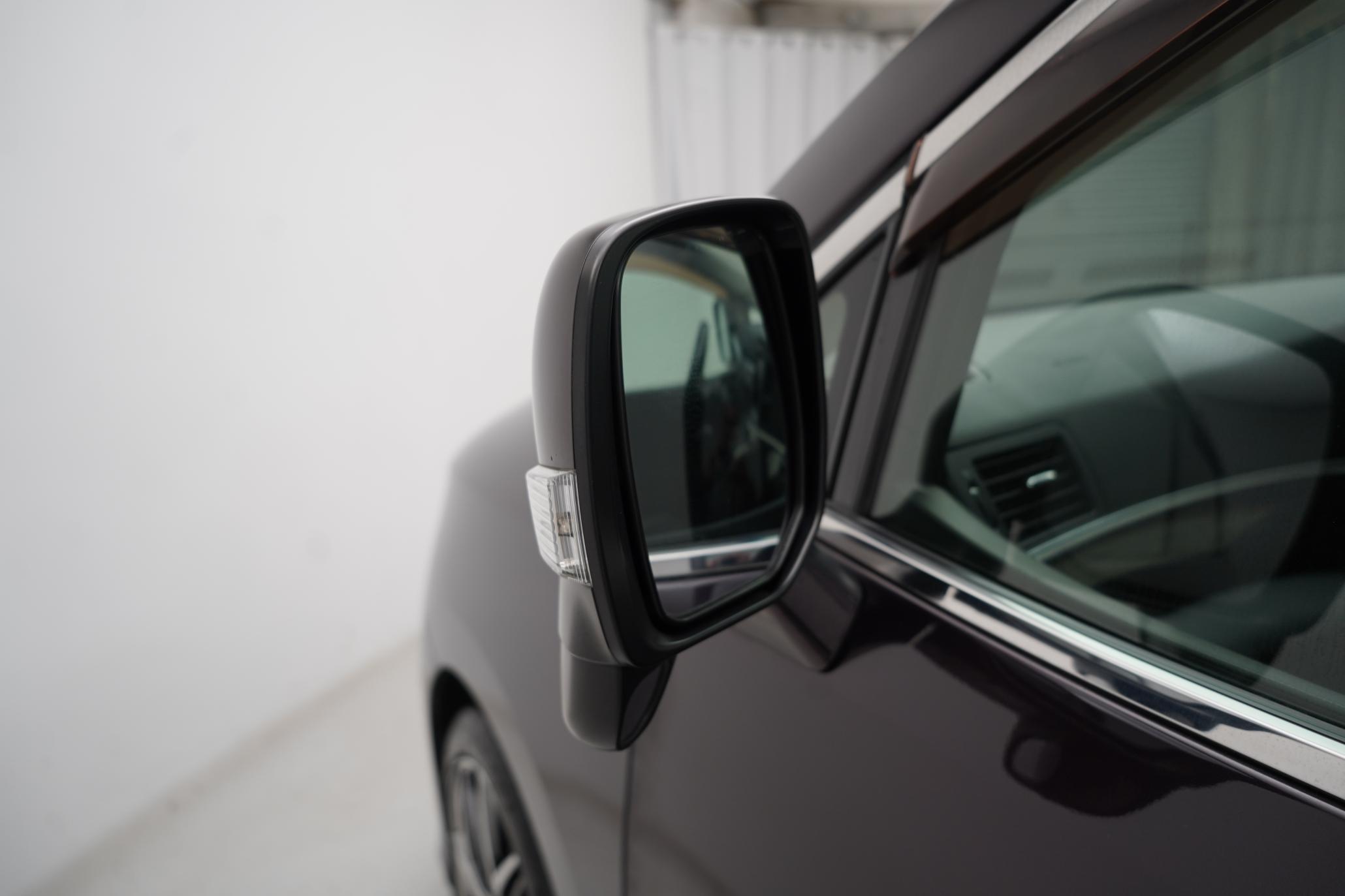 Nissan Elgrand HIGHWAY STAR