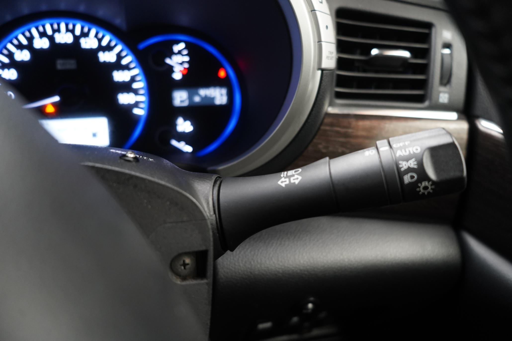 Nissan Elgrand HIGHWAY STAR