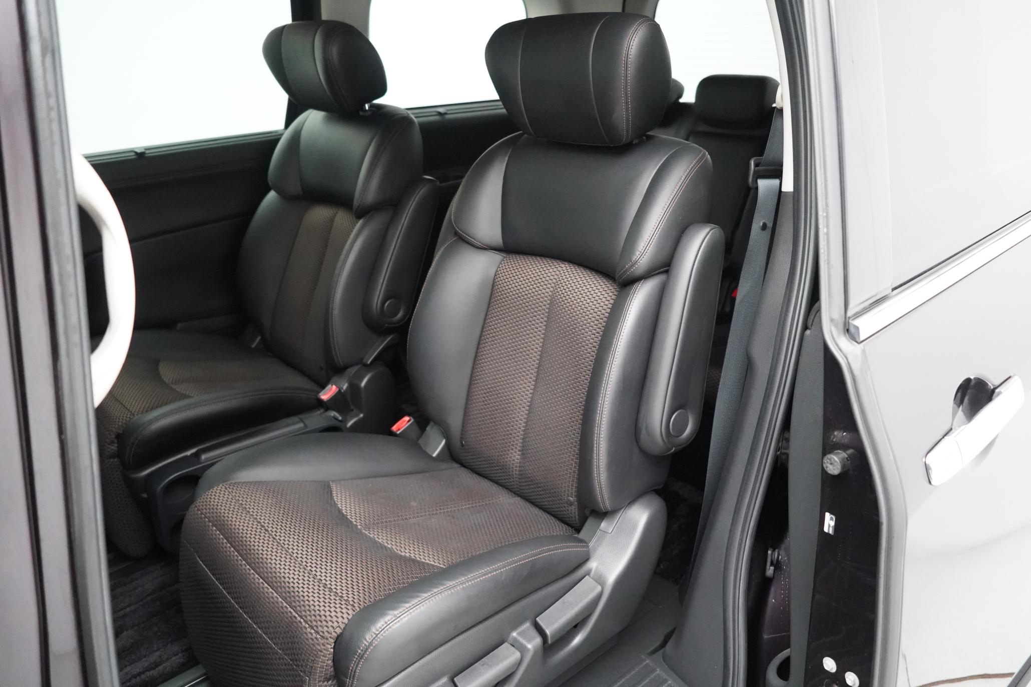 Nissan Elgrand HIGHWAY STAR