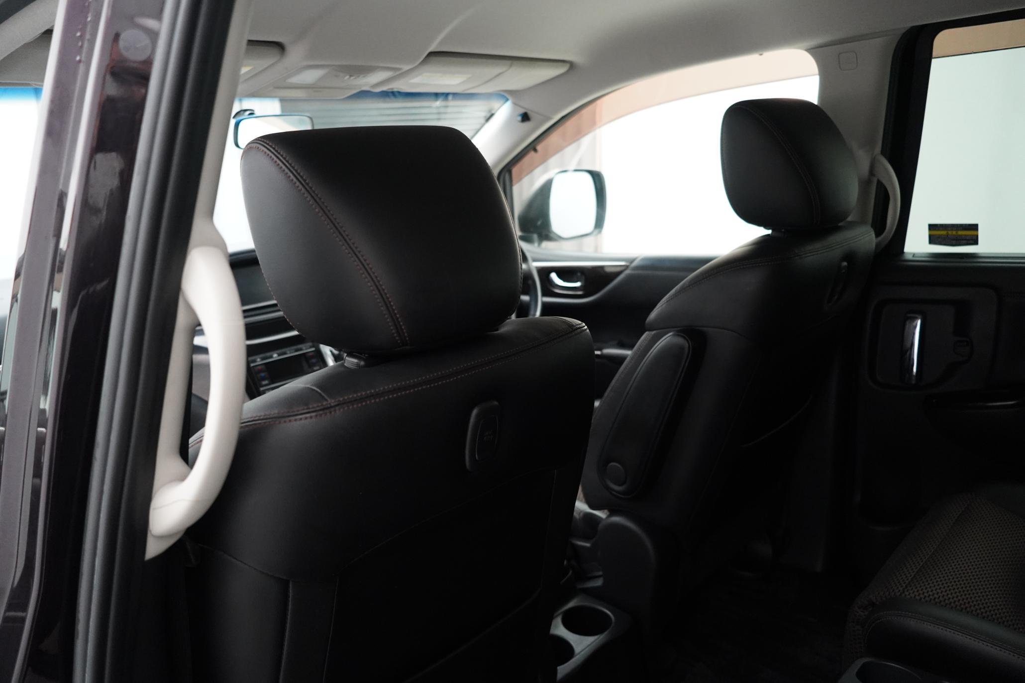 Nissan Elgrand HIGHWAY STAR