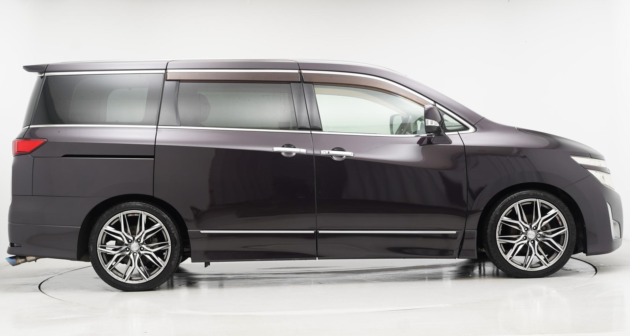 Nissan Elgrand HIGHWAY STAR