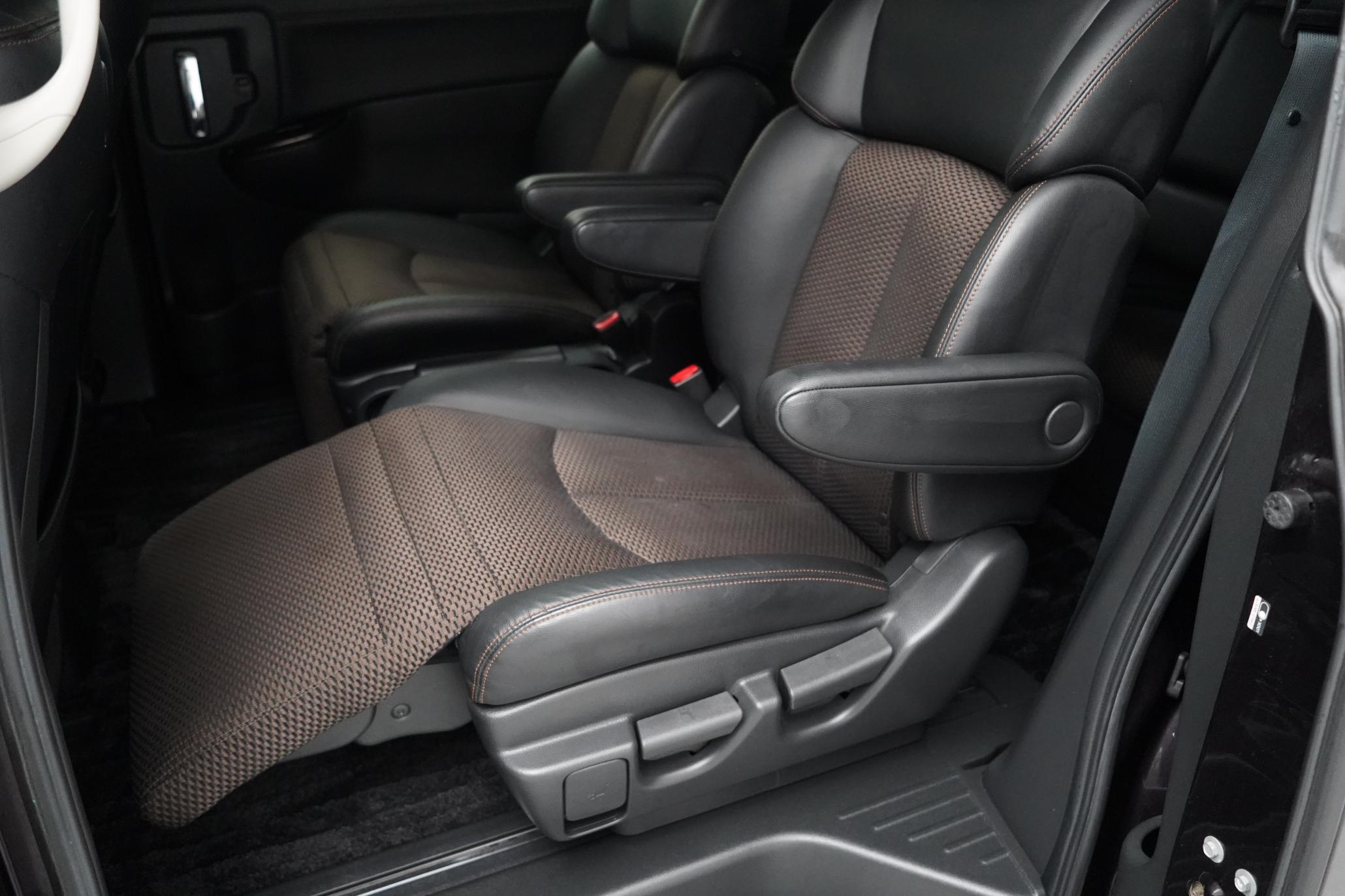 Nissan Elgrand HIGHWAY STAR