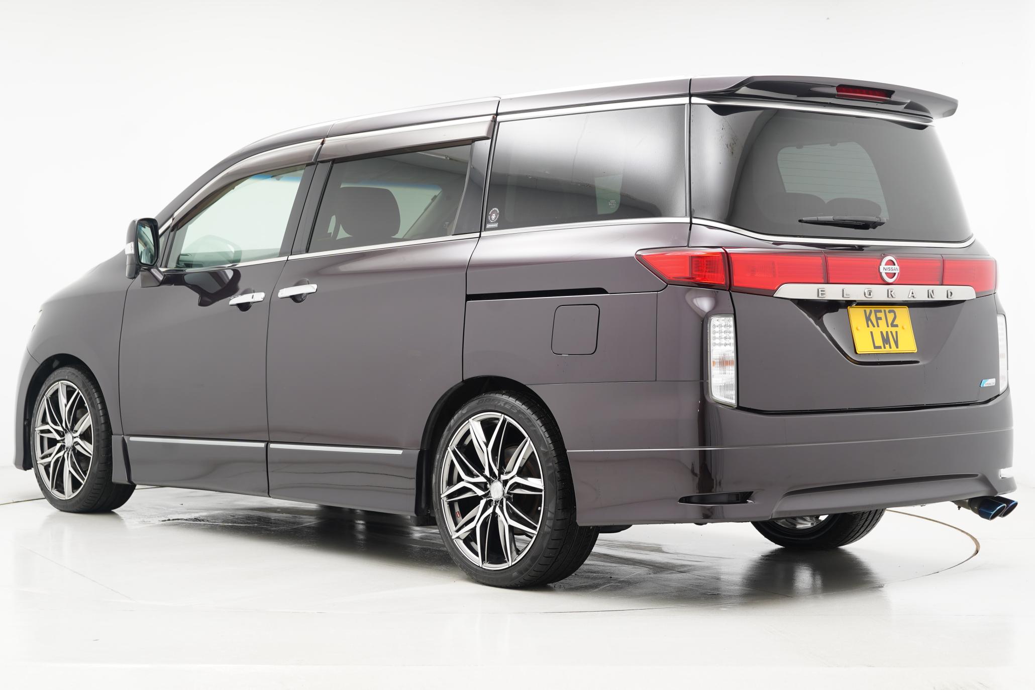Nissan Elgrand HIGHWAY STAR