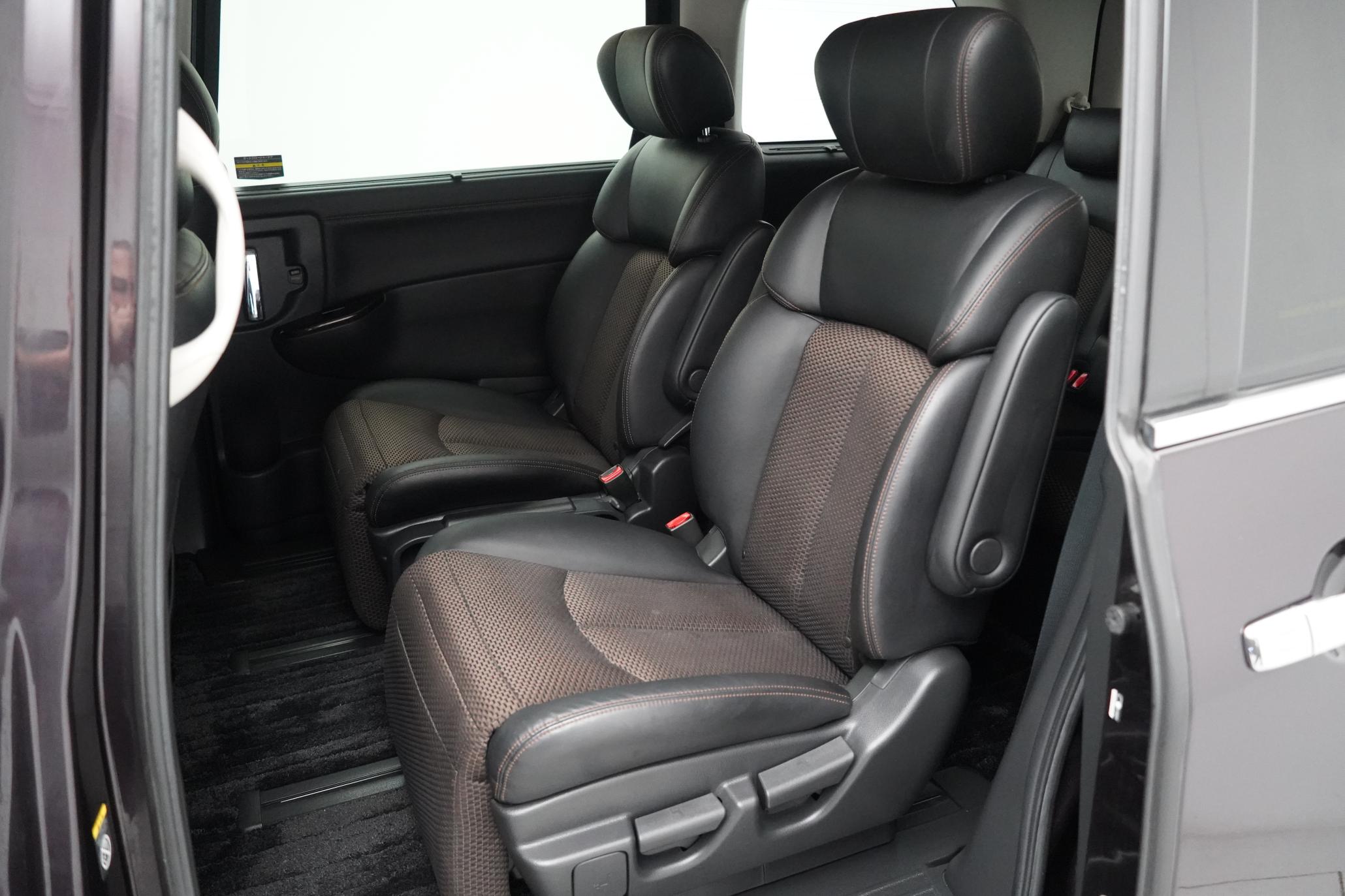 Nissan Elgrand HIGHWAY STAR