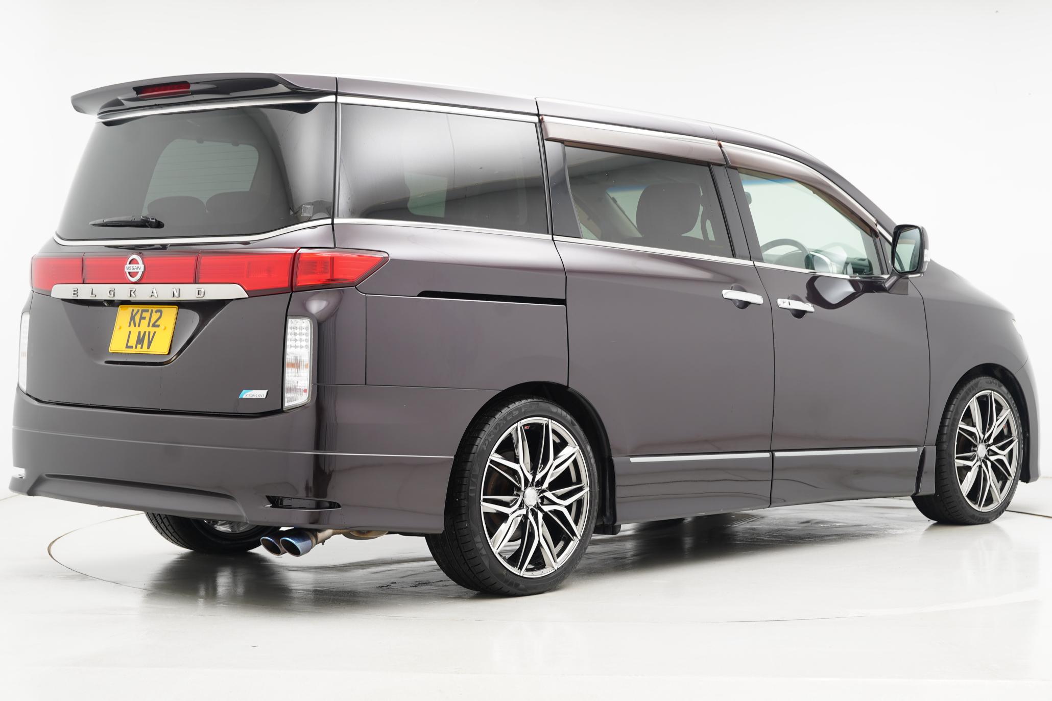 Nissan Elgrand HIGHWAY STAR