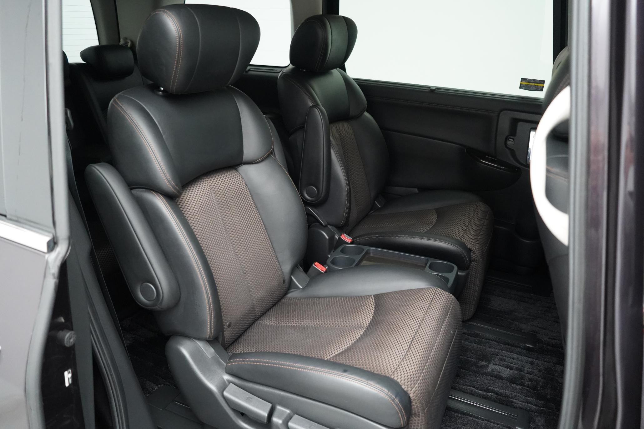 Nissan Elgrand HIGHWAY STAR