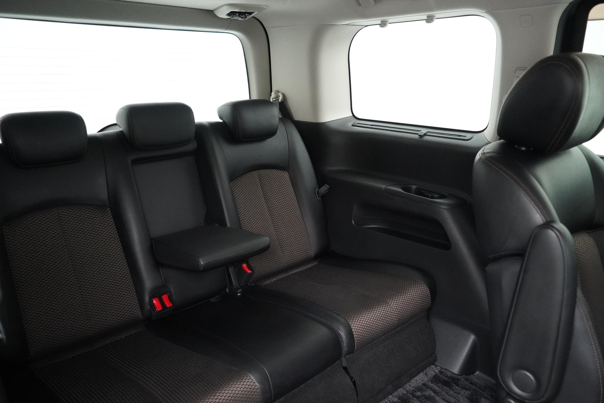 Nissan Elgrand HIGHWAY STAR