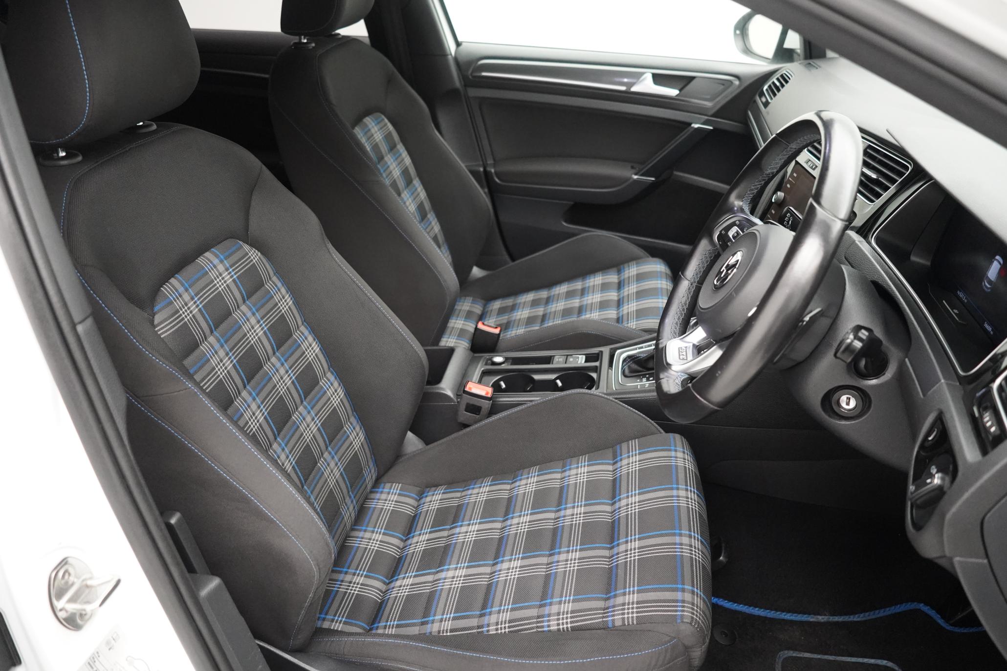 Volkswagen Golf 1.4 TSI 8.7kWh GTE Hatchback 5dr Petrol Plug-in Hybrid DSG Euro 6 (s/s) (204 ps)