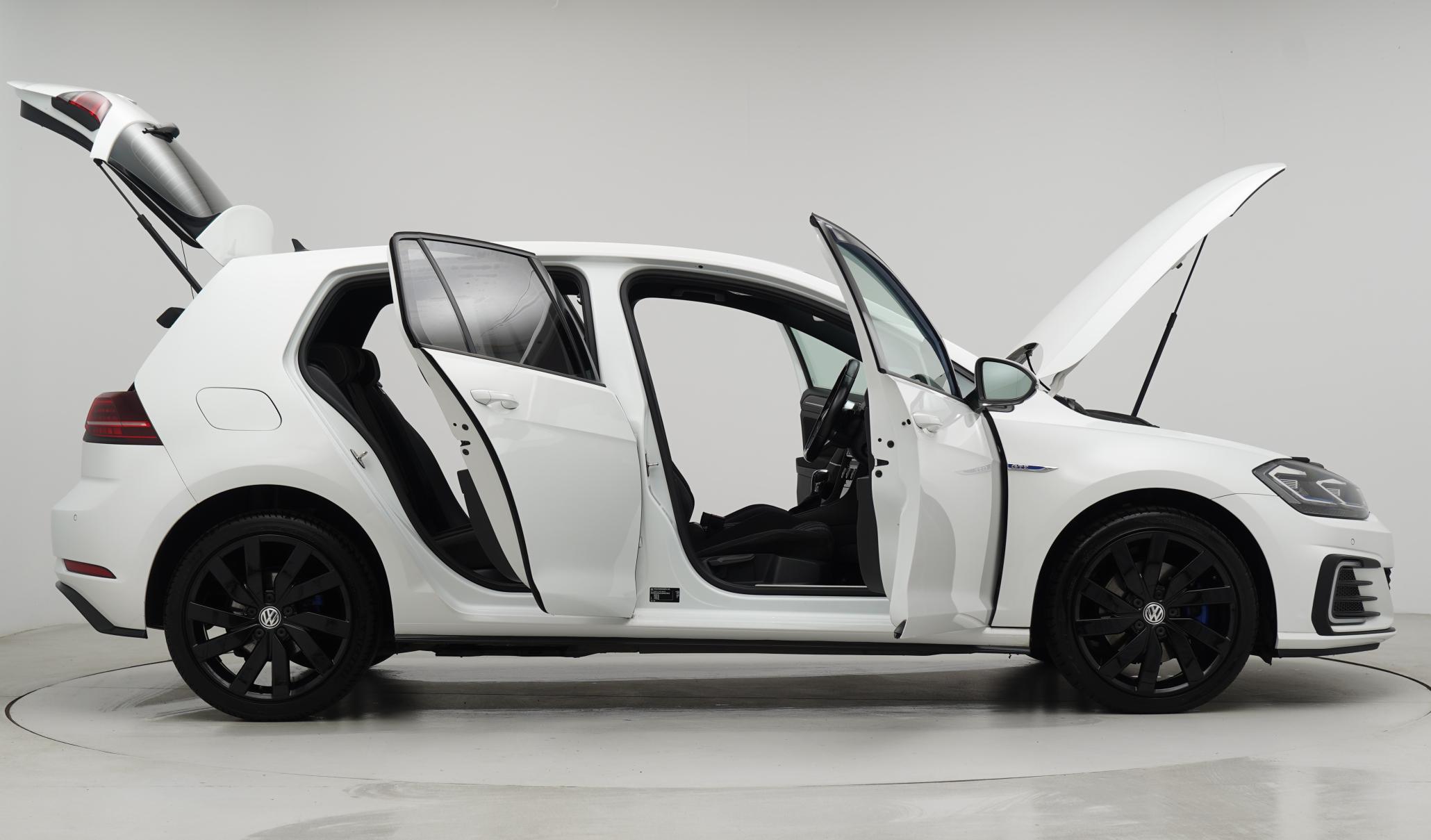 Volkswagen Golf 1.4 TSI 8.7kWh GTE Hatchback 5dr Petrol Plug-in Hybrid DSG Euro 6 (s/s) (204 ps)