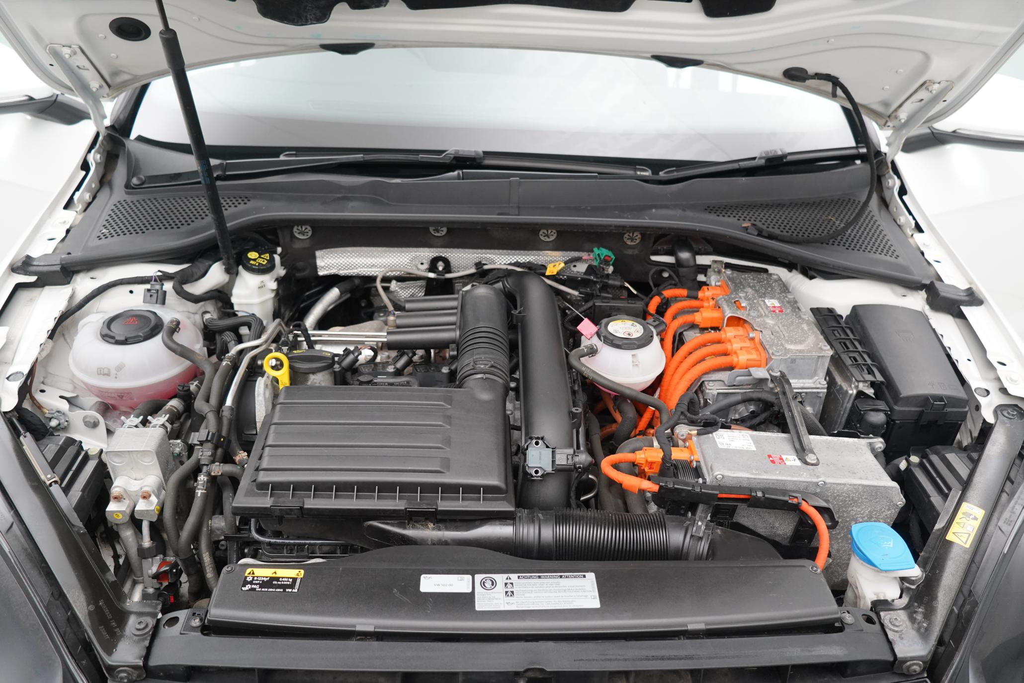 Volkswagen Golf 1.4 TSI 8.7kWh GTE Hatchback 5dr Petrol Plug-in Hybrid DSG Euro 6 (s/s) (204 ps)