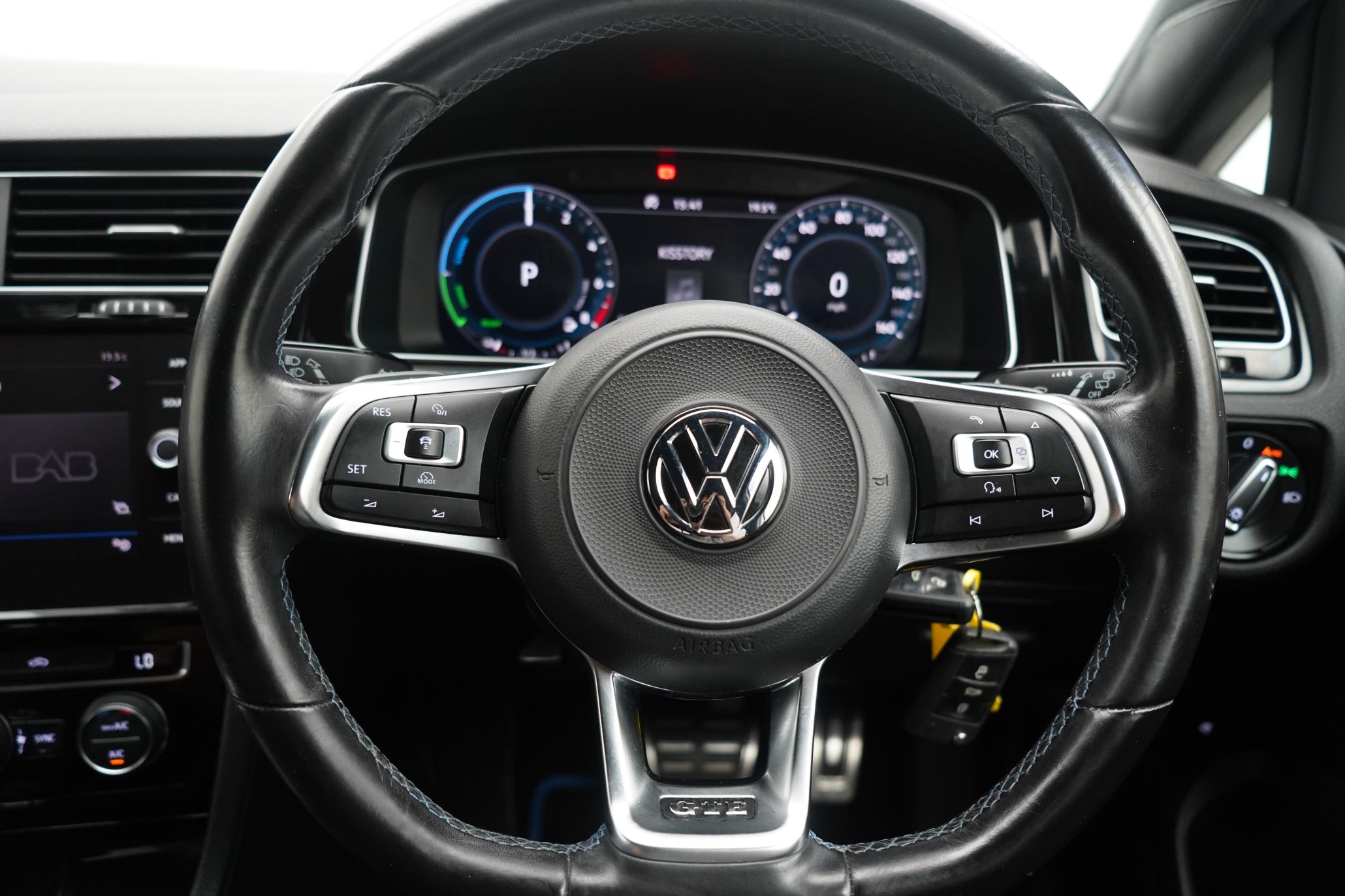 Volkswagen Golf 1.4 TSI 8.7kWh GTE Hatchback 5dr Petrol Plug-in Hybrid DSG Euro 6 (s/s) (204 ps)