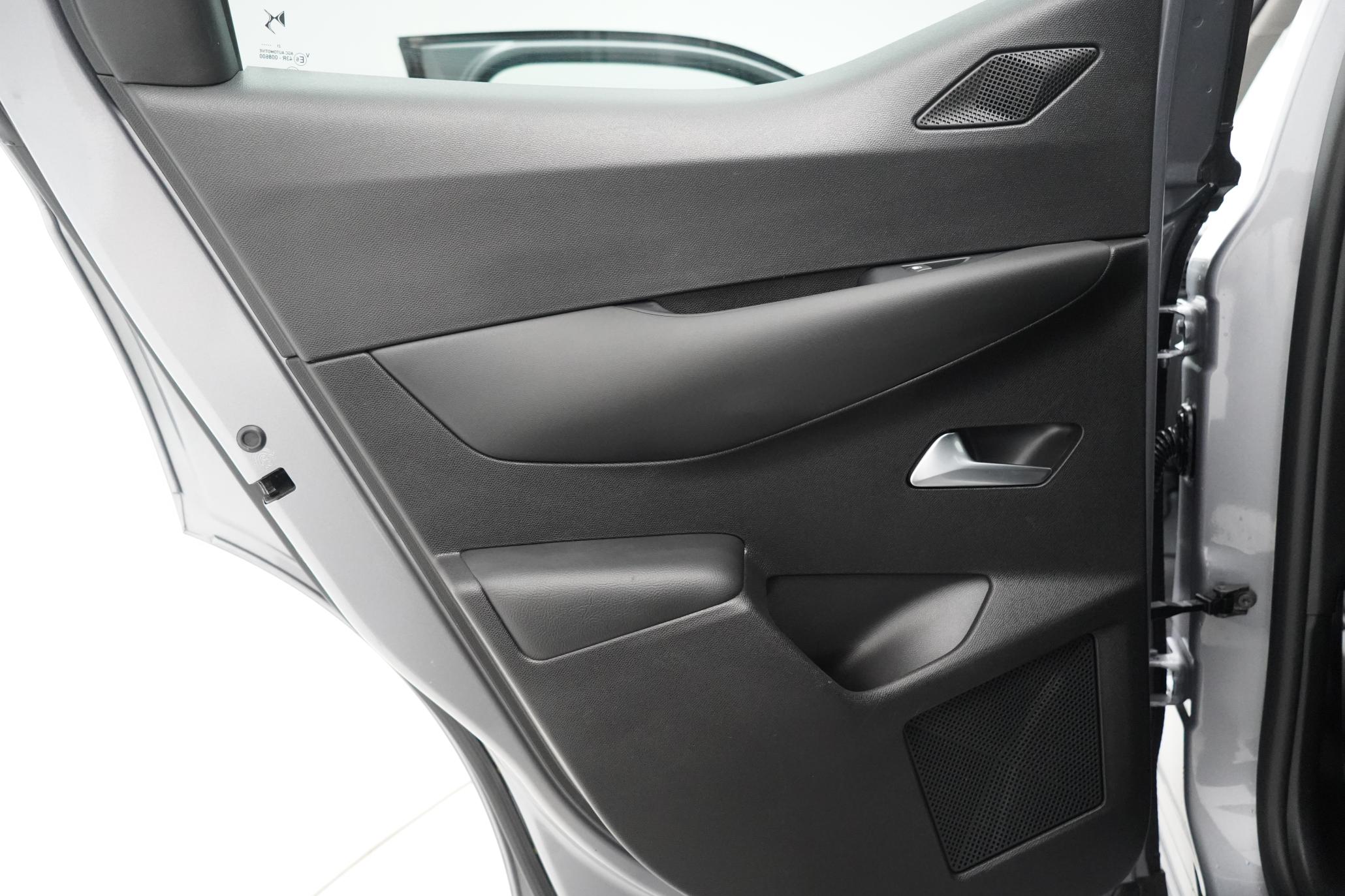 DS AUTOMOBILES DS 3 CROSSBACK E-TENSE 50kWh Prestige Crossback 5dr Electric Auto (136 ps)