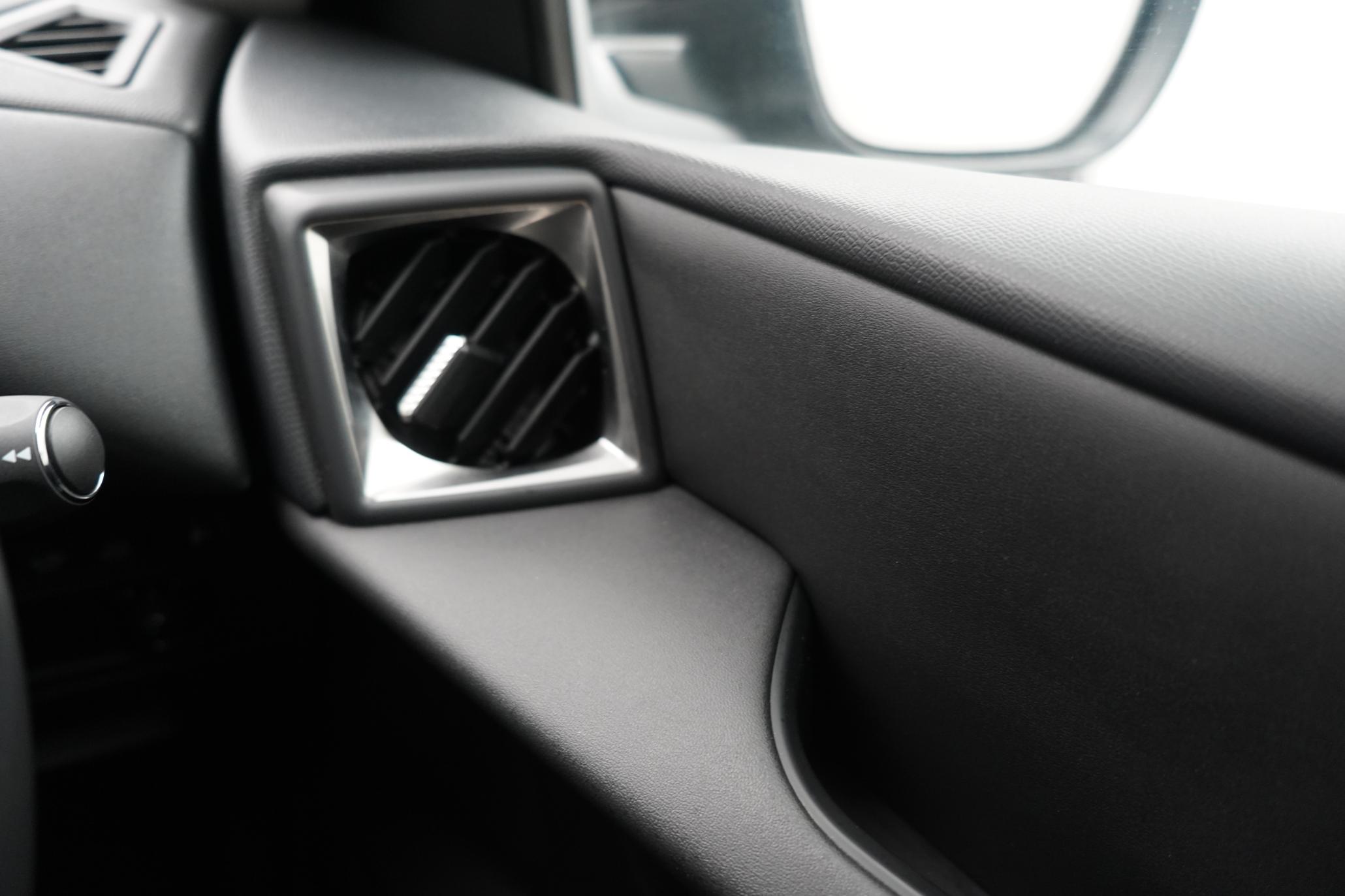 DS AUTOMOBILES DS 3 CROSSBACK E-TENSE 50kWh Prestige Crossback 5dr Electric Auto (136 ps)