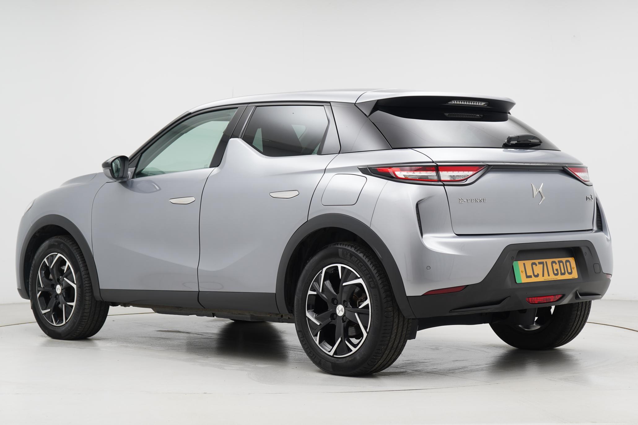 DS AUTOMOBILES DS 3 CROSSBACK E-TENSE 50kWh Prestige Crossback 5dr Electric Auto (136 ps)