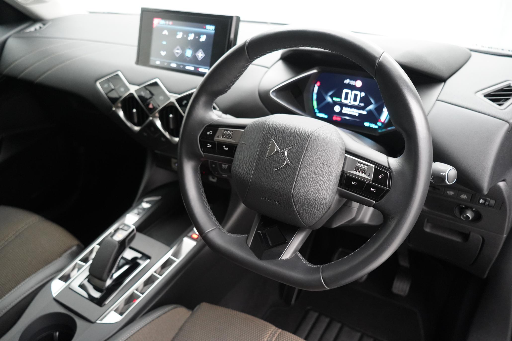 DS AUTOMOBILES DS 3 CROSSBACK E-TENSE 50kWh Prestige Crossback 5dr Electric Auto (136 ps)