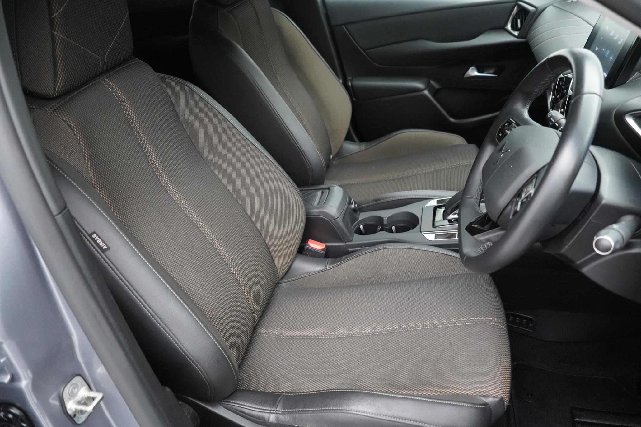 DS AUTOMOBILES DS 3 CROSSBACK E-TENSE 50kWh Prestige Crossback 5dr Electric Auto (136 ps)