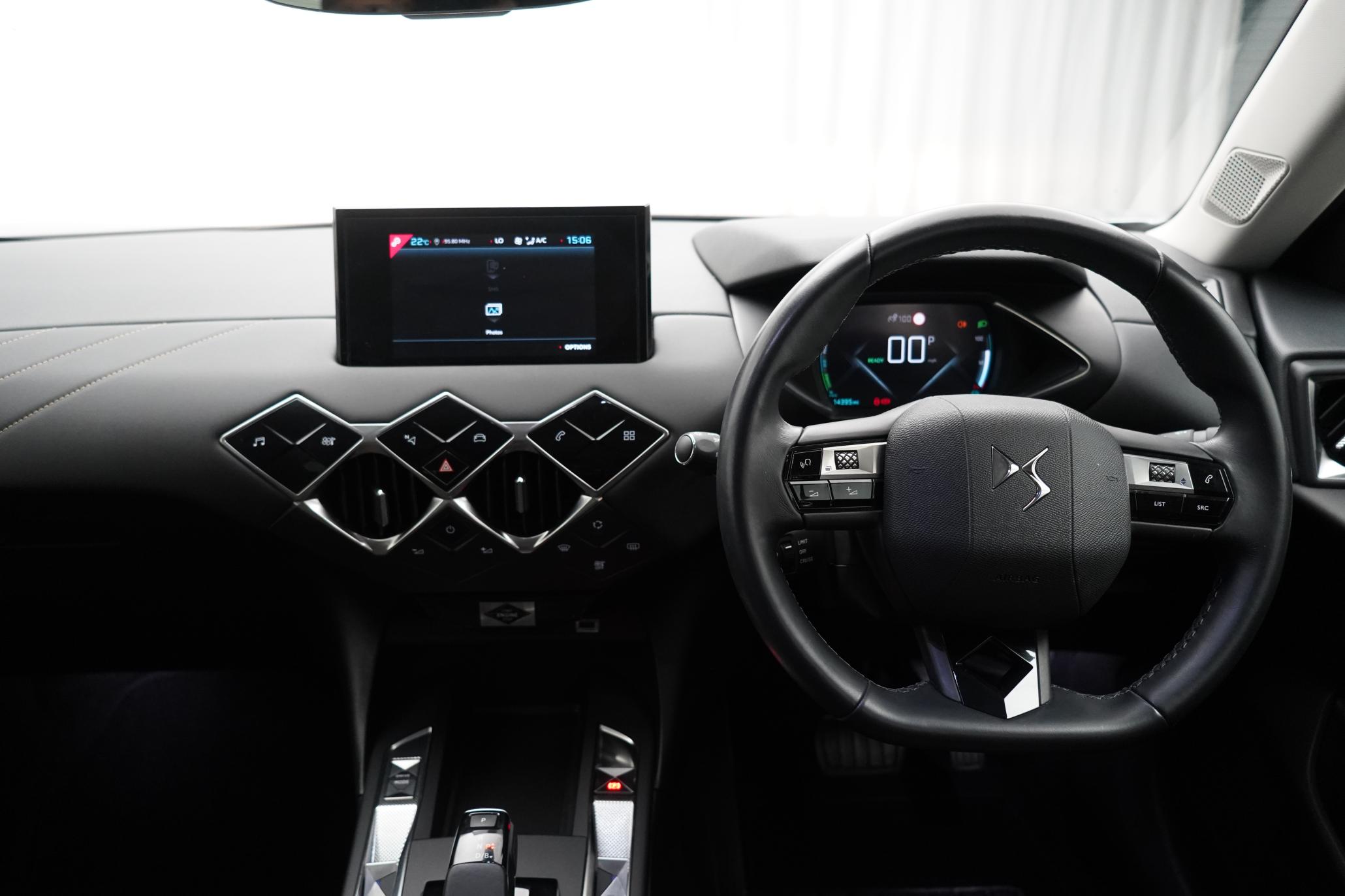 DS AUTOMOBILES DS 3 CROSSBACK E-TENSE 50kWh Prestige Crossback 5dr Electric Auto (136 ps)