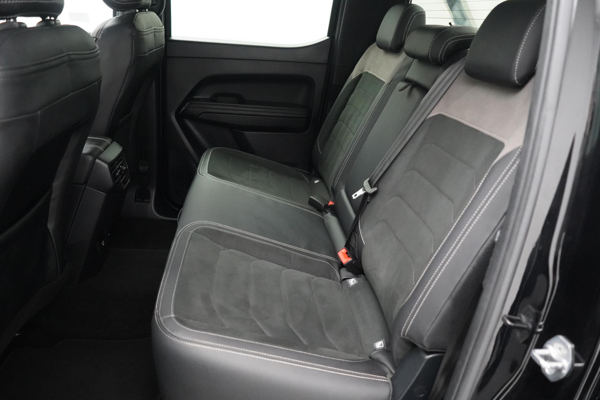 Volkswagen Amarok 2.0 TDI Style Pickup Double Cab 4dr Diesel Auto 4Motion Euro 6 (s/s) (205 ps)
