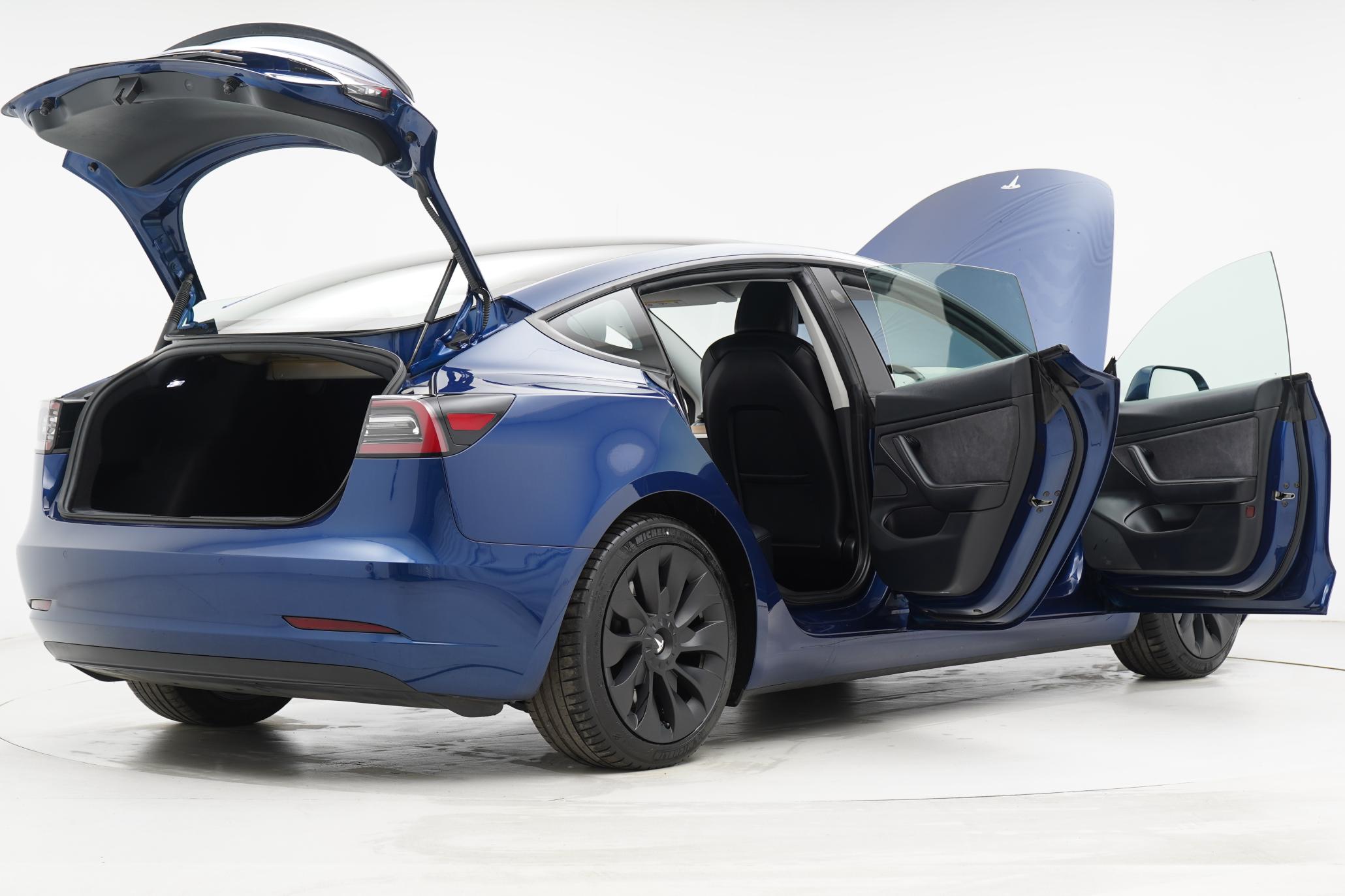 Tesla Model 3 Standard Range Plus Saloon 4dr Electric Auto RWD (241 bhp)