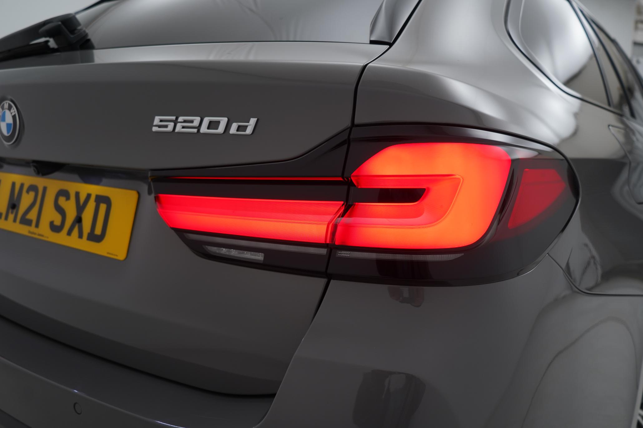 BMW 5 Series 2.0 520d MHT M Sport Touring 5dr Diesel Hybrid Steptronic Euro 6 (s/s) (190 ps)