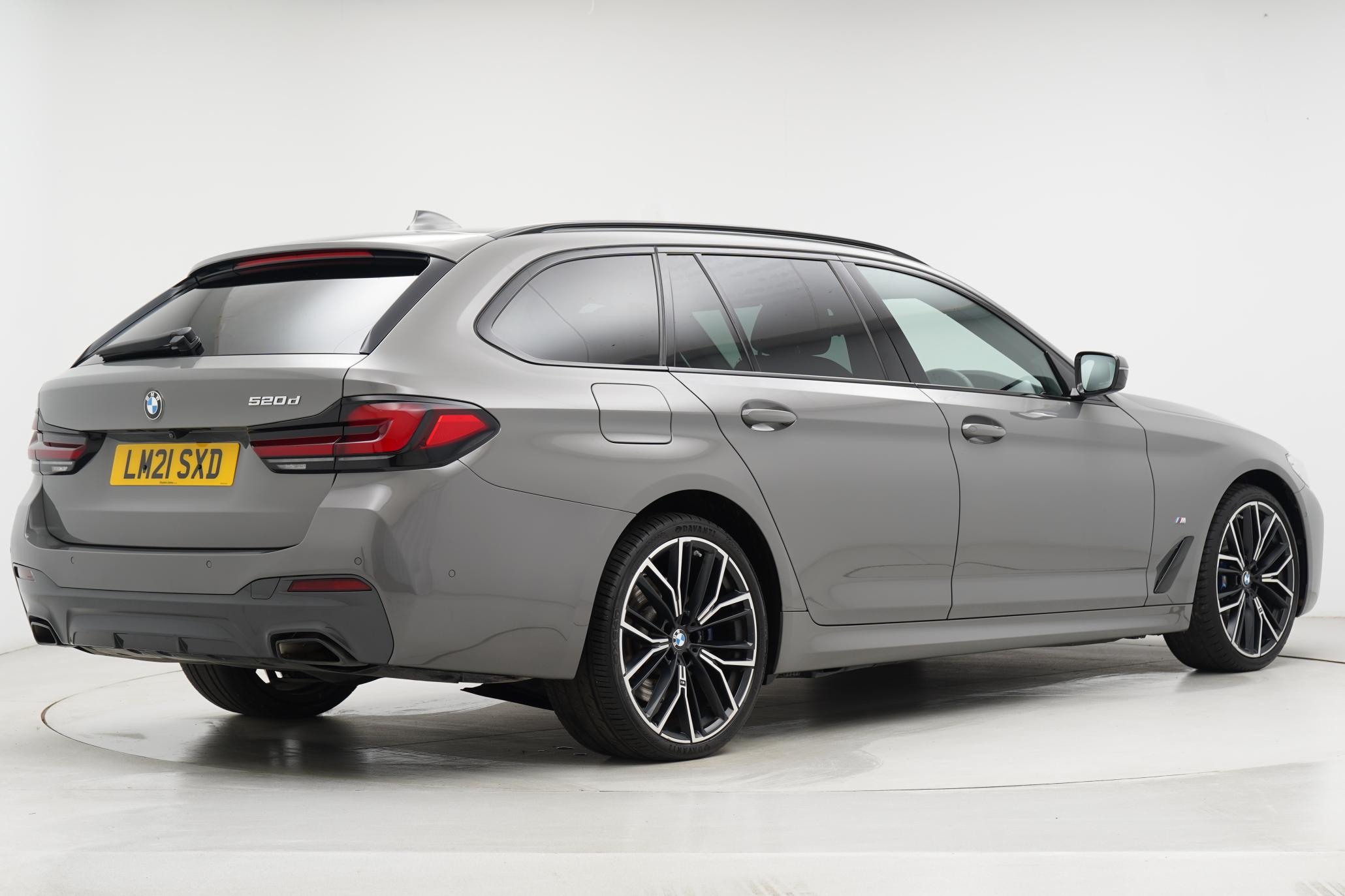 BMW 5 Series 2.0 520d MHT M Sport Touring 5dr Diesel Hybrid Steptronic Euro 6 (s/s) (190 ps)