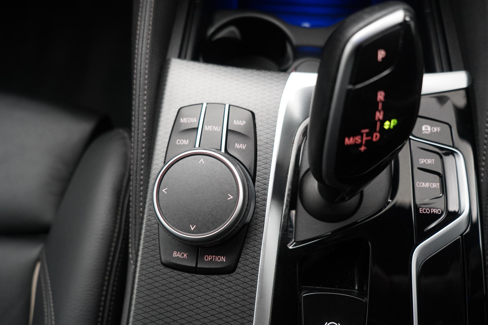 BMW 5 Series 2.0 520d MHT M Sport Touring 5dr Diesel Hybrid Steptronic Euro 6 (s/s) (190 ps)