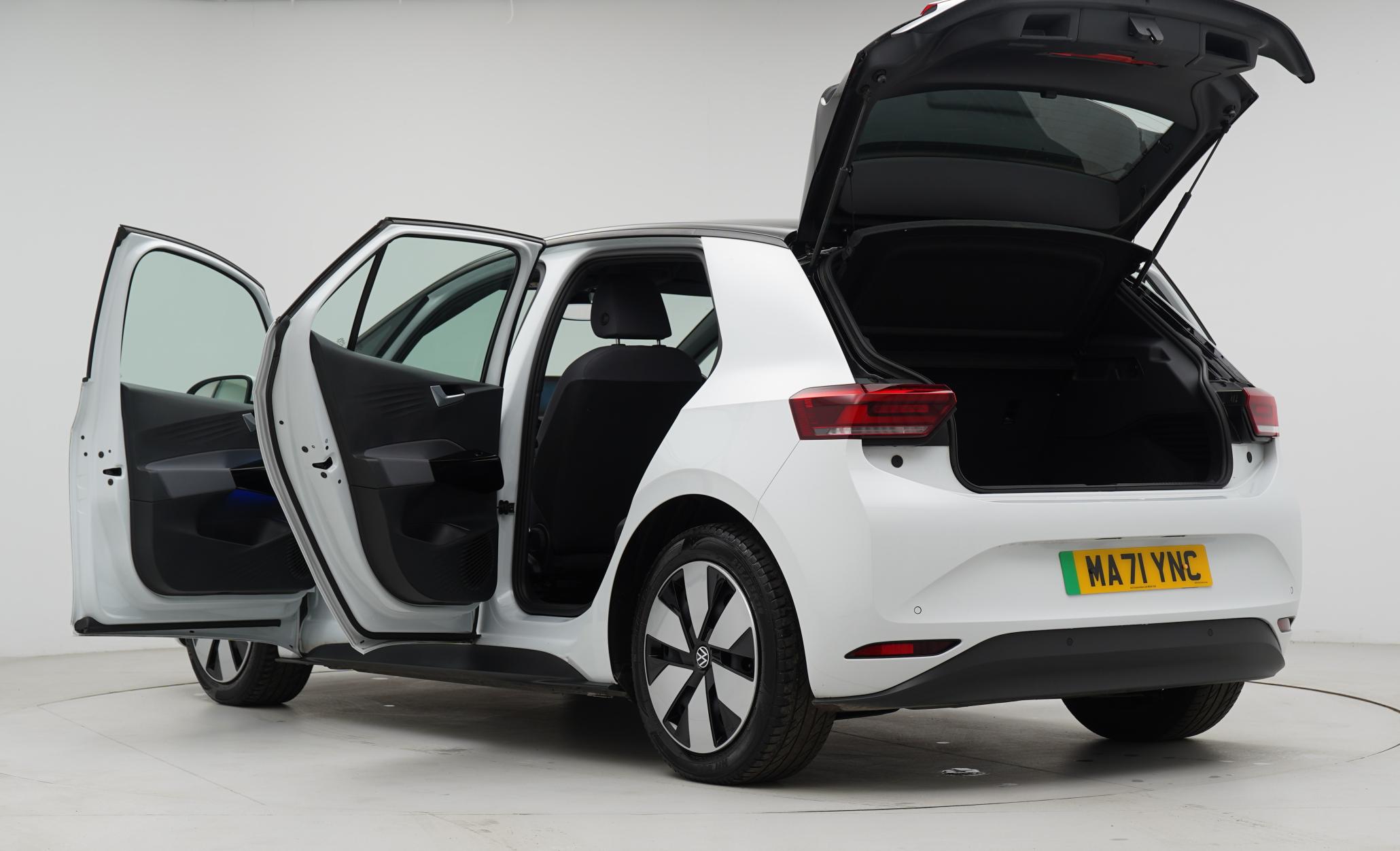 Volkswagen ID.3 Pro Performance 58kWh Life Hatchback 5dr Electric Auto (204 ps)