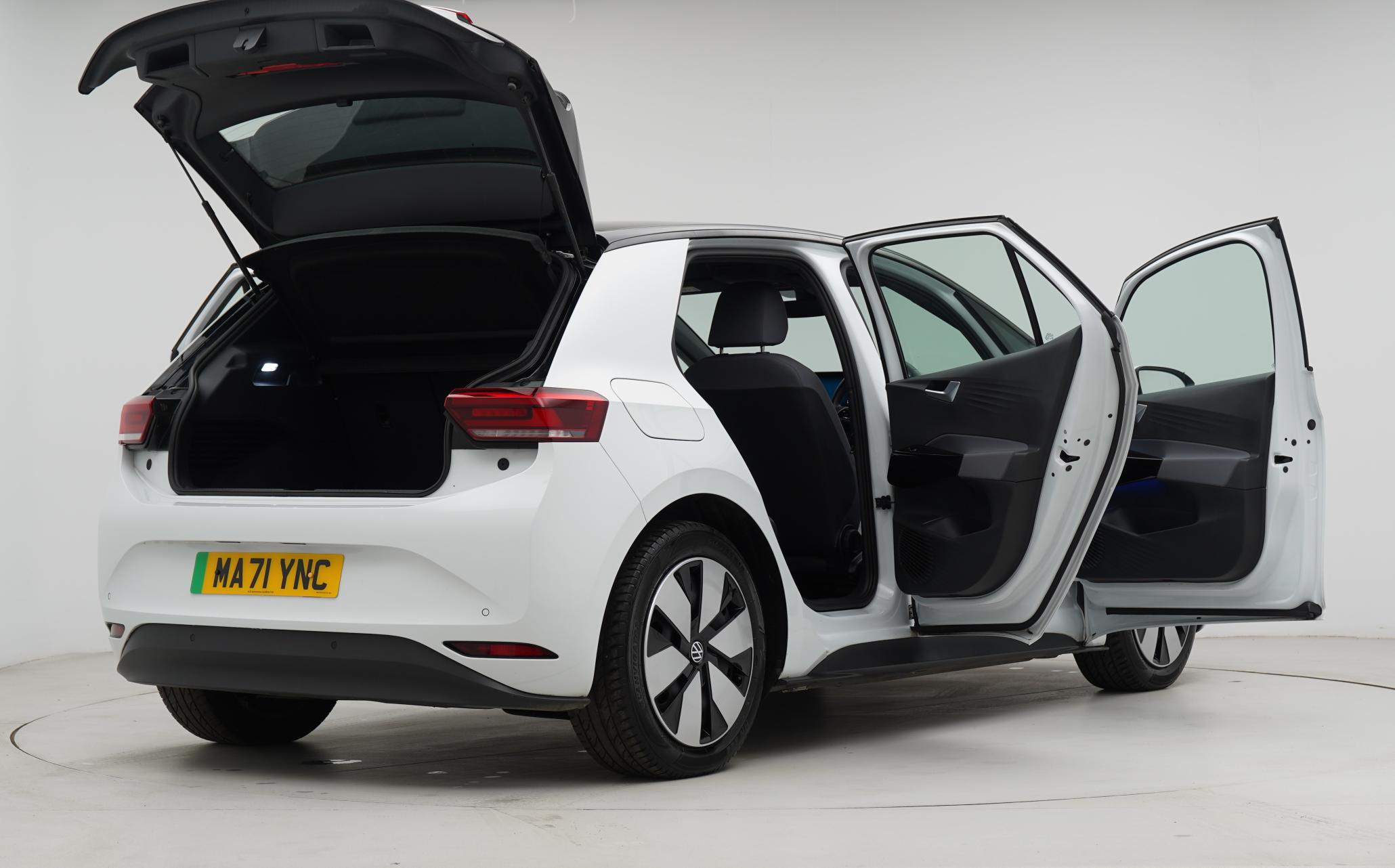 Volkswagen ID.3 Pro Performance 58kWh Life Hatchback 5dr Electric Auto (204 ps)