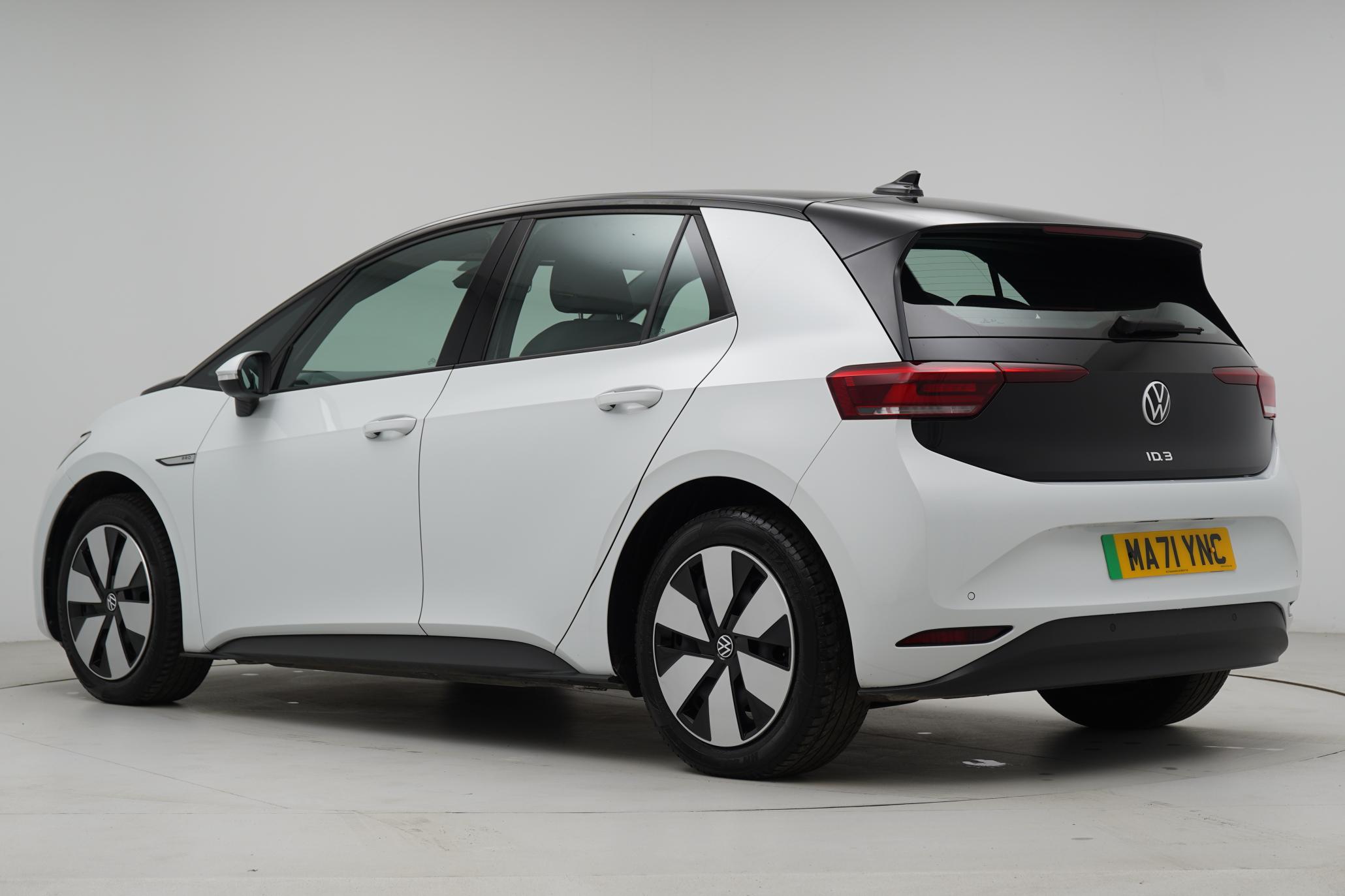 Volkswagen ID.3 Pro Performance 58kWh Life Hatchback 5dr Electric Auto (204 ps)