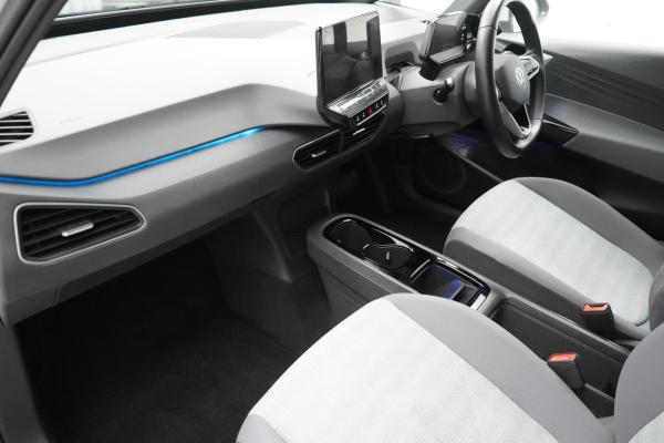 Volkswagen ID.3 Pro Performance 58kWh Life Hatchback 5dr Electric Auto (204 ps)